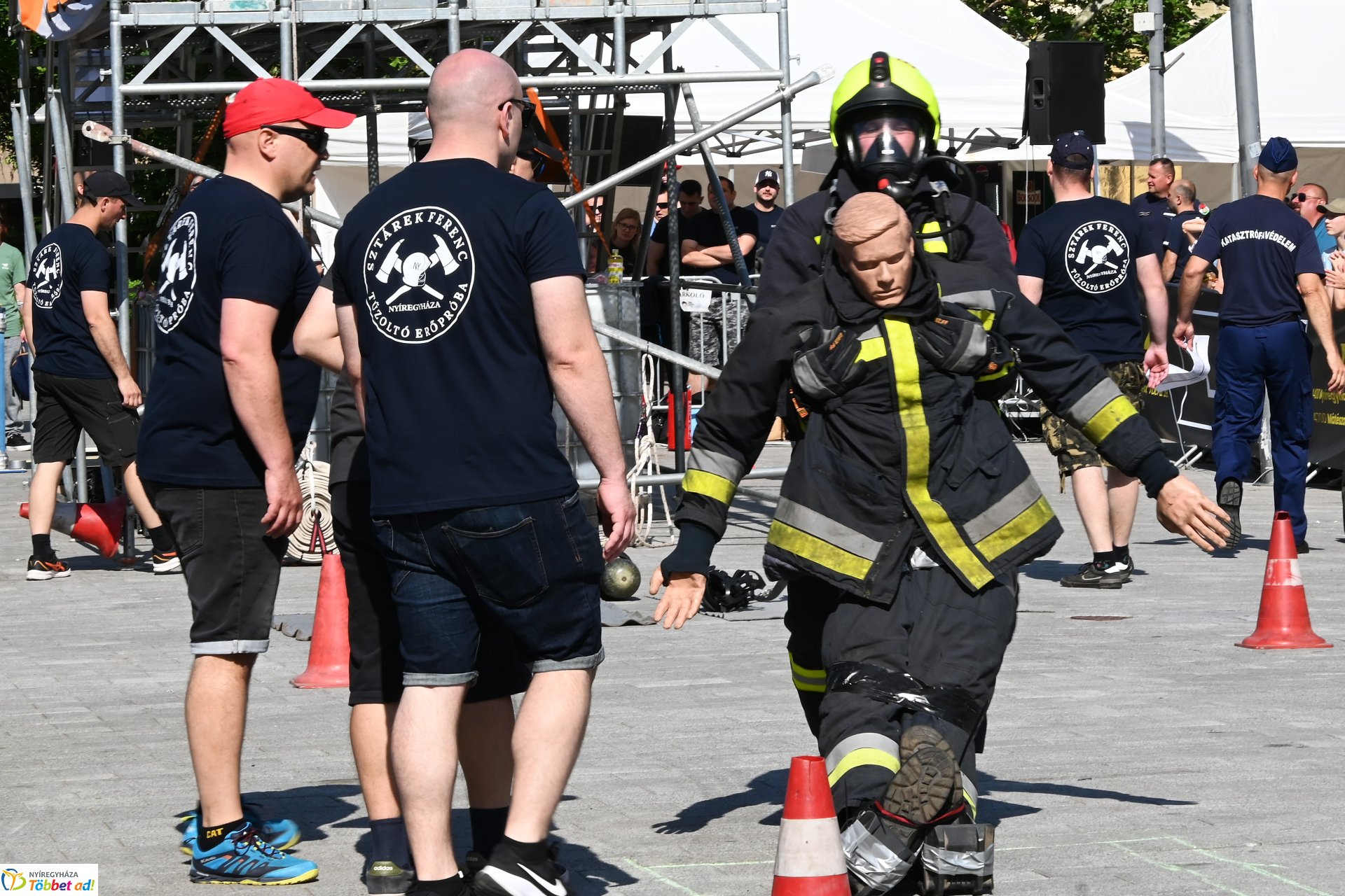 Sztárek Ferenc Tűzoltó Erőpróba Nyíregyháza belvárosában