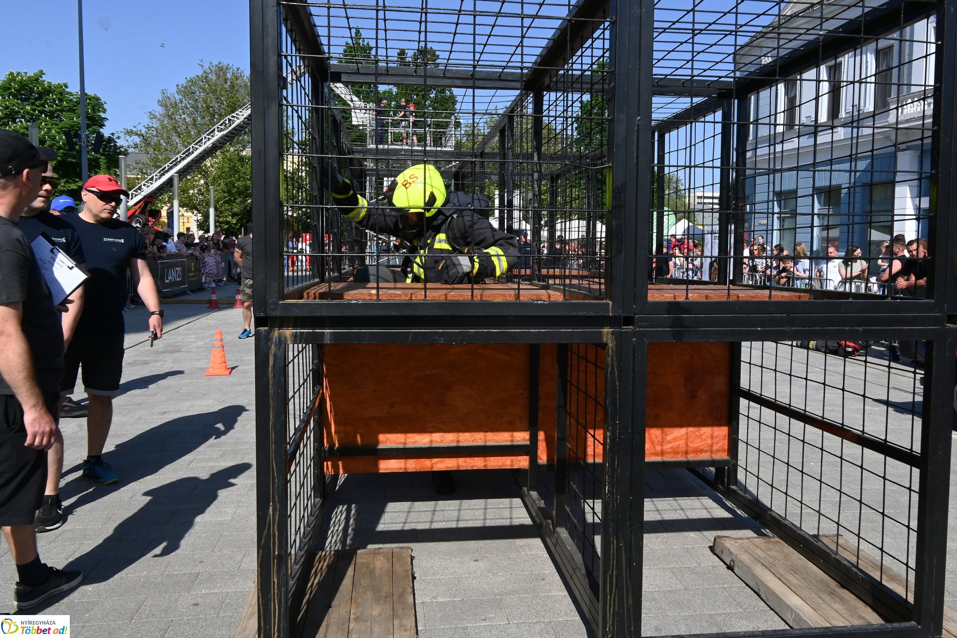 Sztárek Ferenc Tűzoltó Erőpróba Nyíregyháza belvárosában