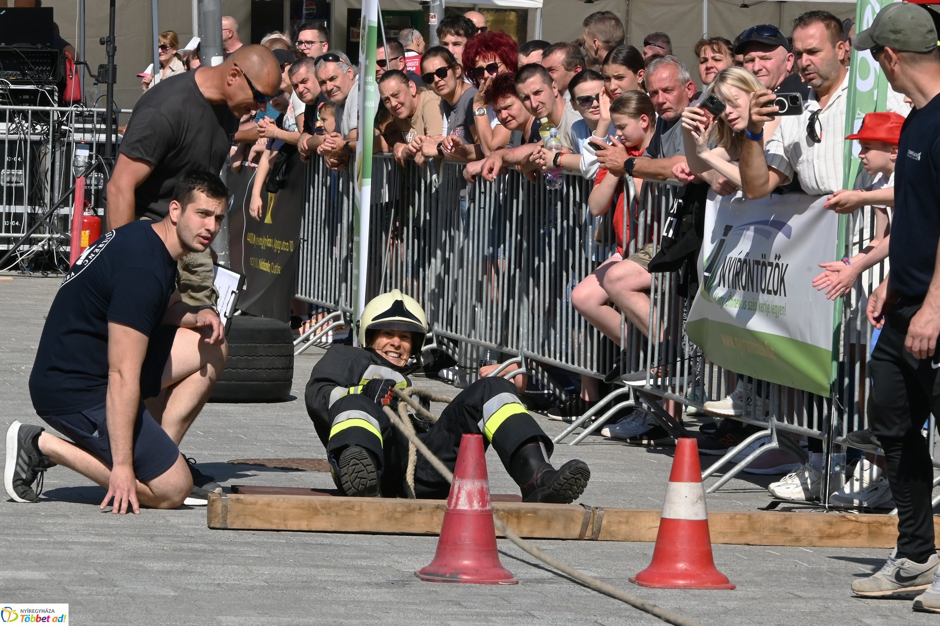 Sztárek Ferenc Tűzoltó Erőpróba Nyíregyháza belvárosában