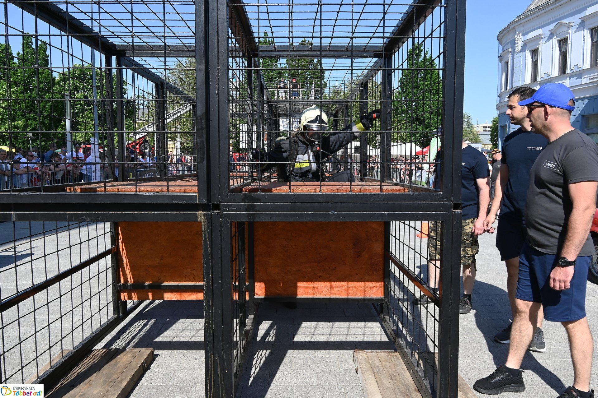 Sztárek Ferenc Tűzoltó Erőpróba Nyíregyháza belvárosában