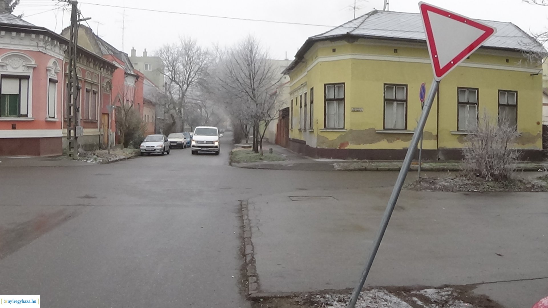 Táblákat rongáltak a város több pontján