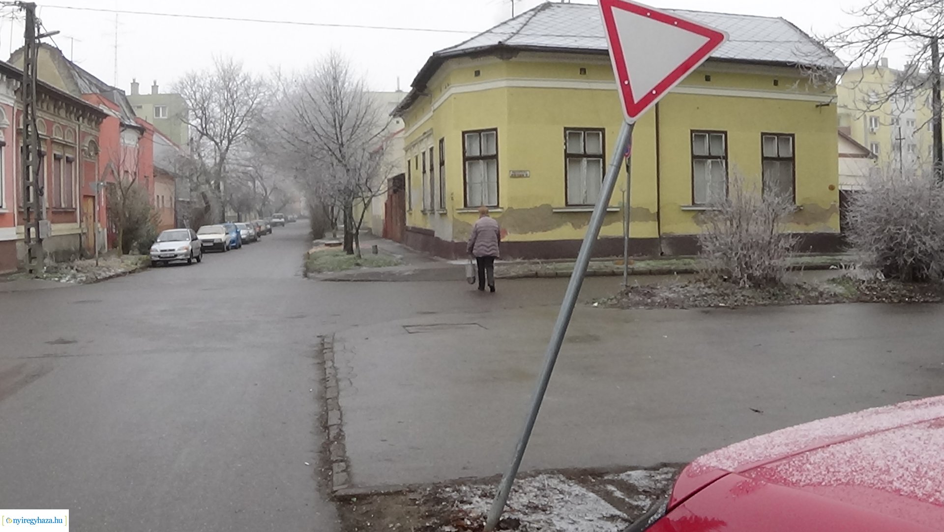 Táblákat rongáltak a város több pontján