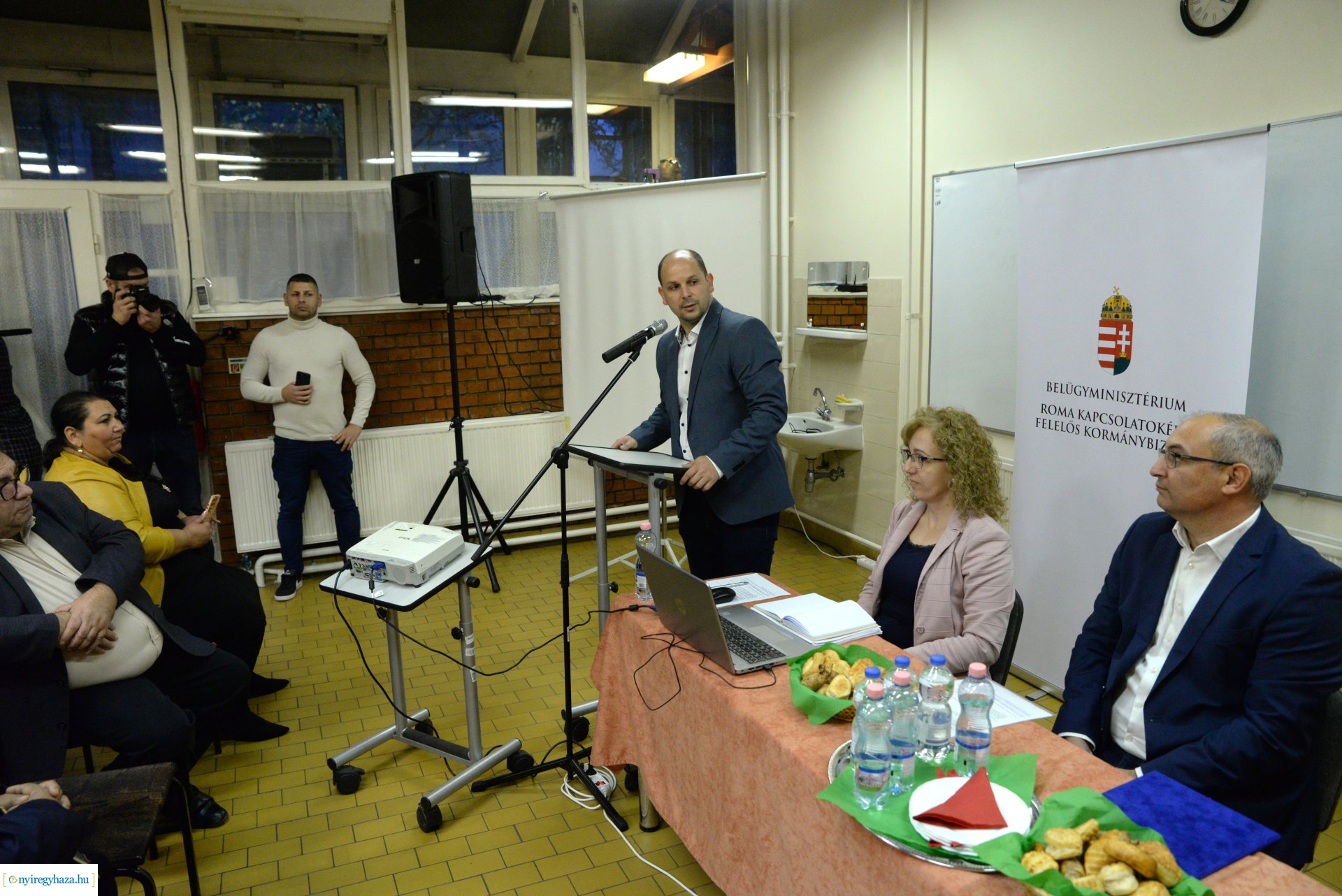 Tájékoztató a roma pályázati lehetőségekről