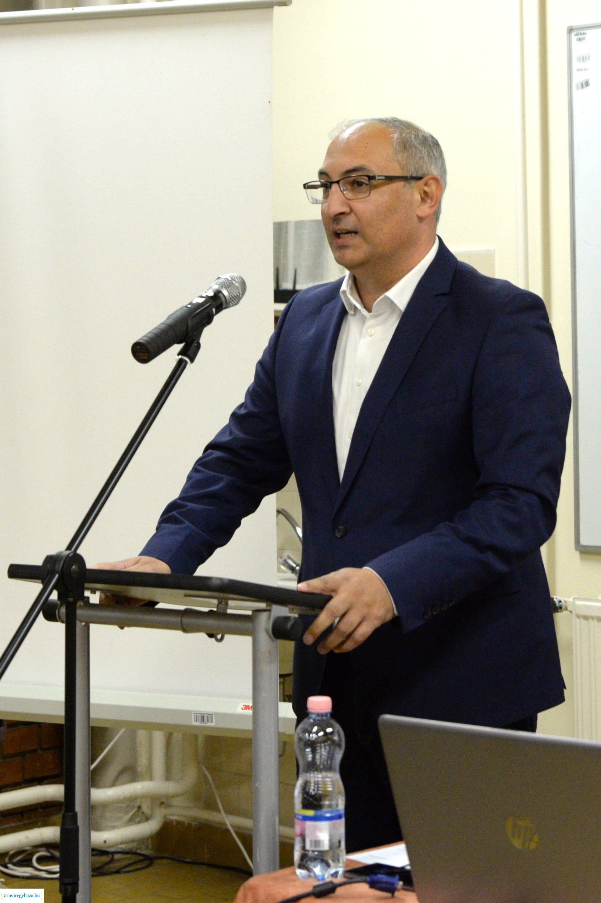 Tájékoztató a roma pályázati lehetőségekről