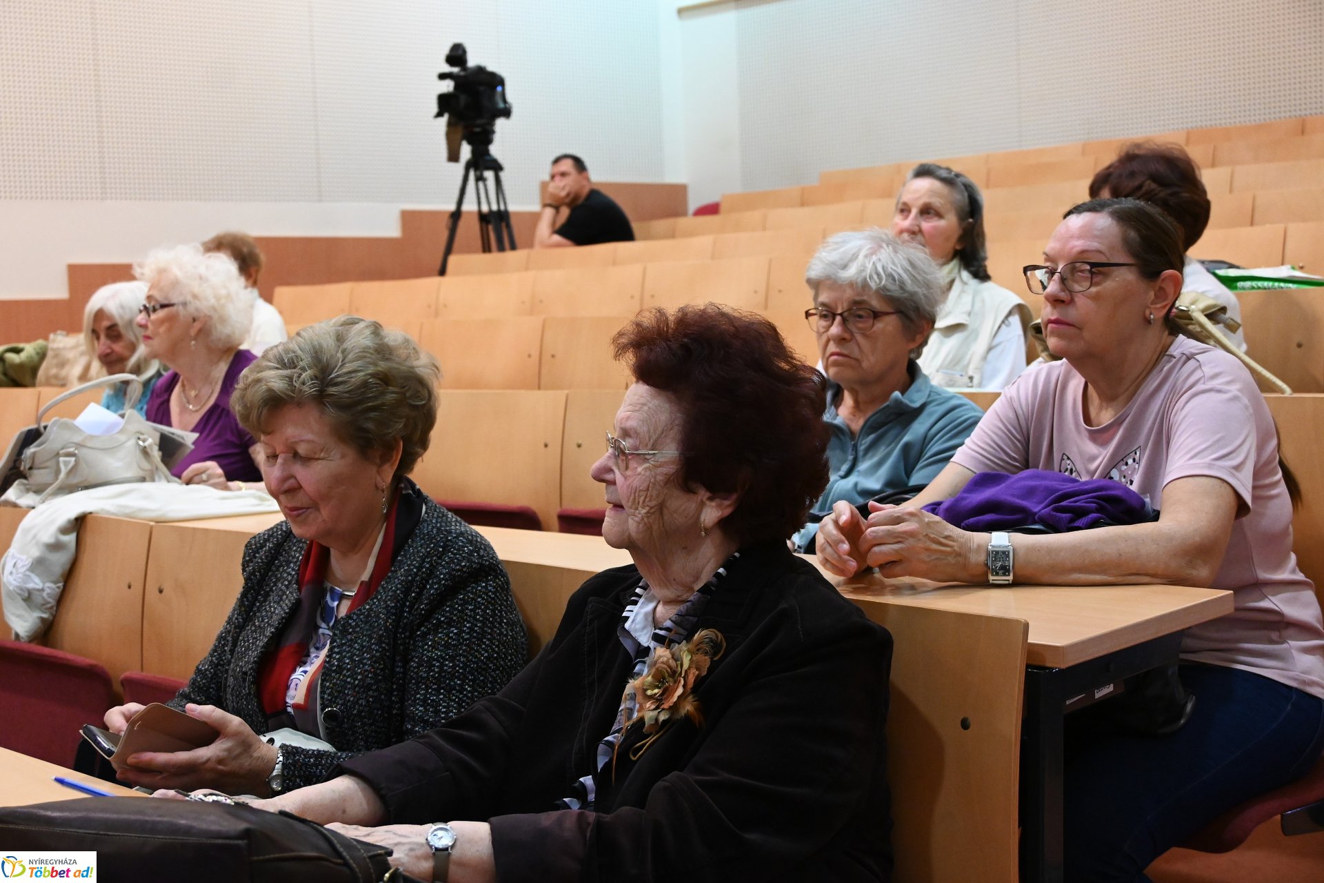 Tájékoztató előadás az időseket érintő juttatásokról