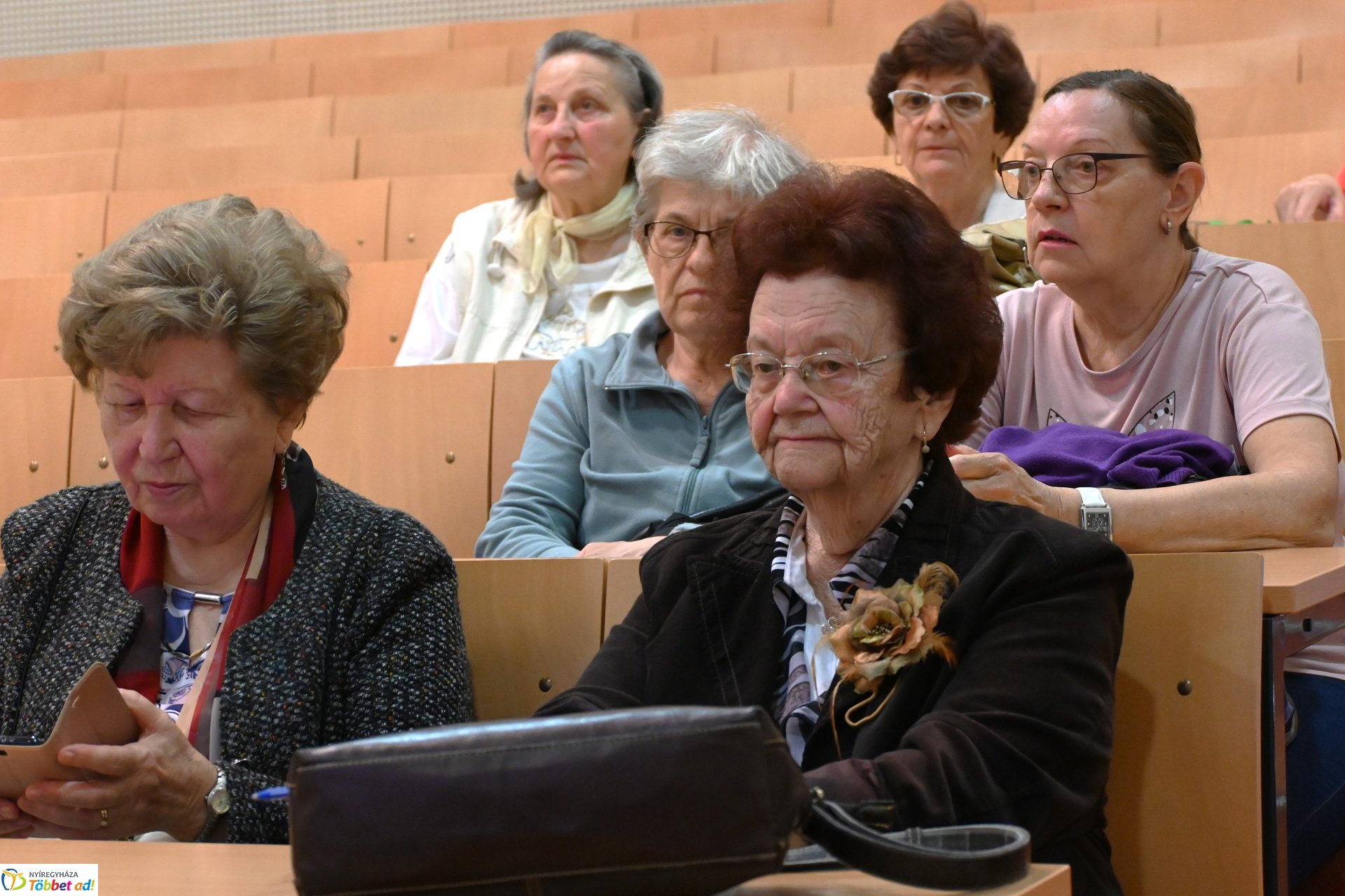 Tájékoztató előadás az időseket érintő juttatásokról