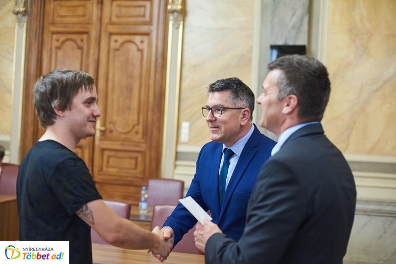 Támogatás rászoruló hallgatóknak 20190619