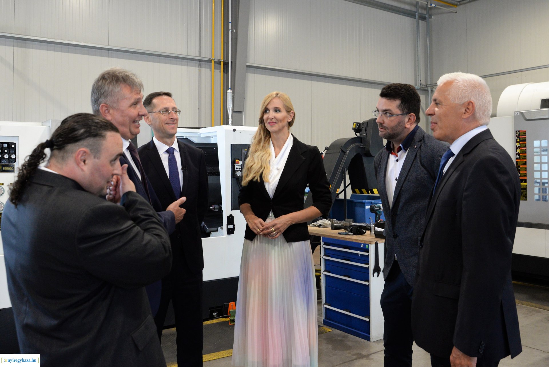 Támogatói szerződés aláírás az Industrial Electric Bau Kft-nél