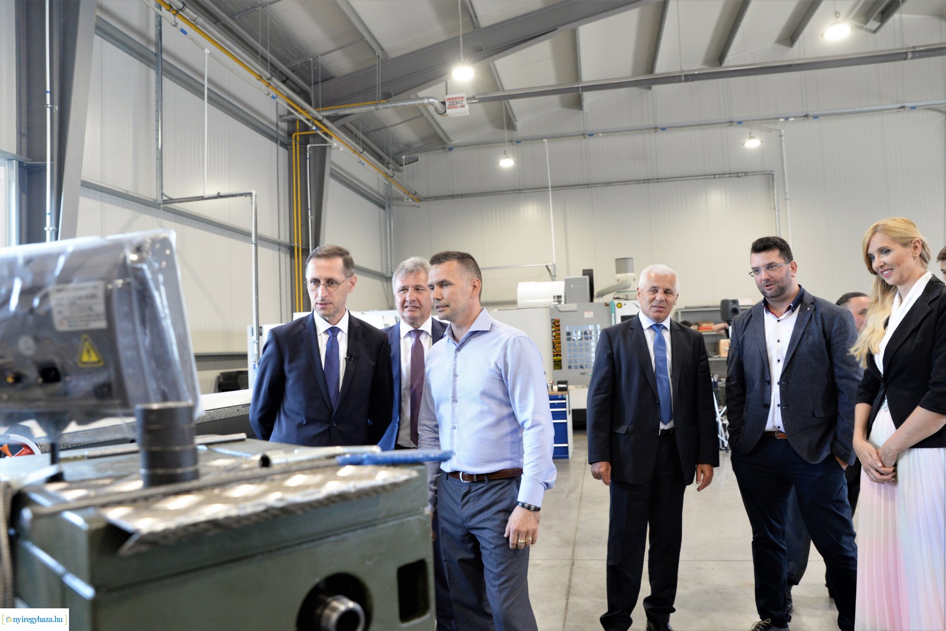 Támogatói szerződés aláírás az Industrial Electric Bau Kft-nél