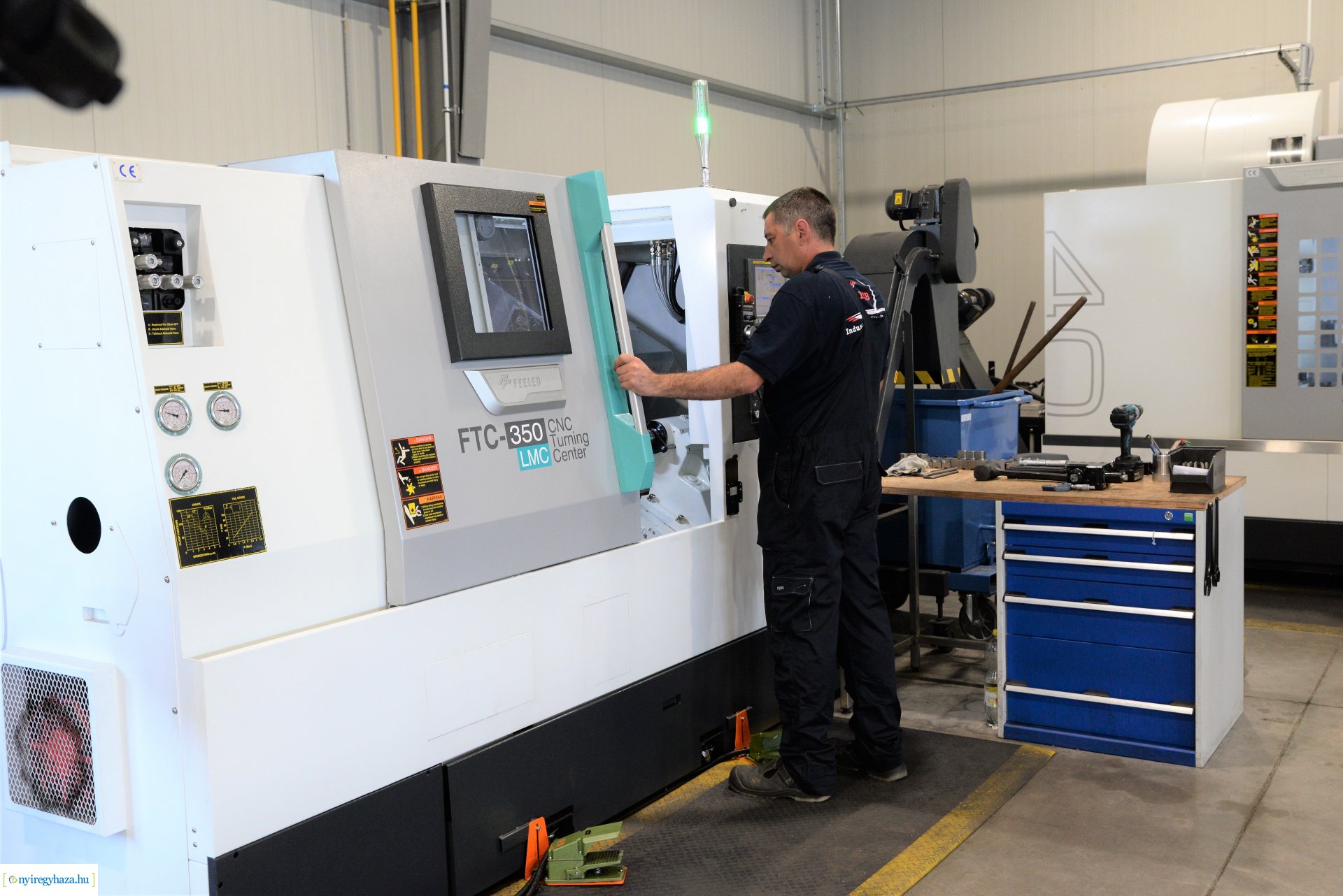 Támogatói szerződés aláírás az Industrial Electric Bau Kft-nél