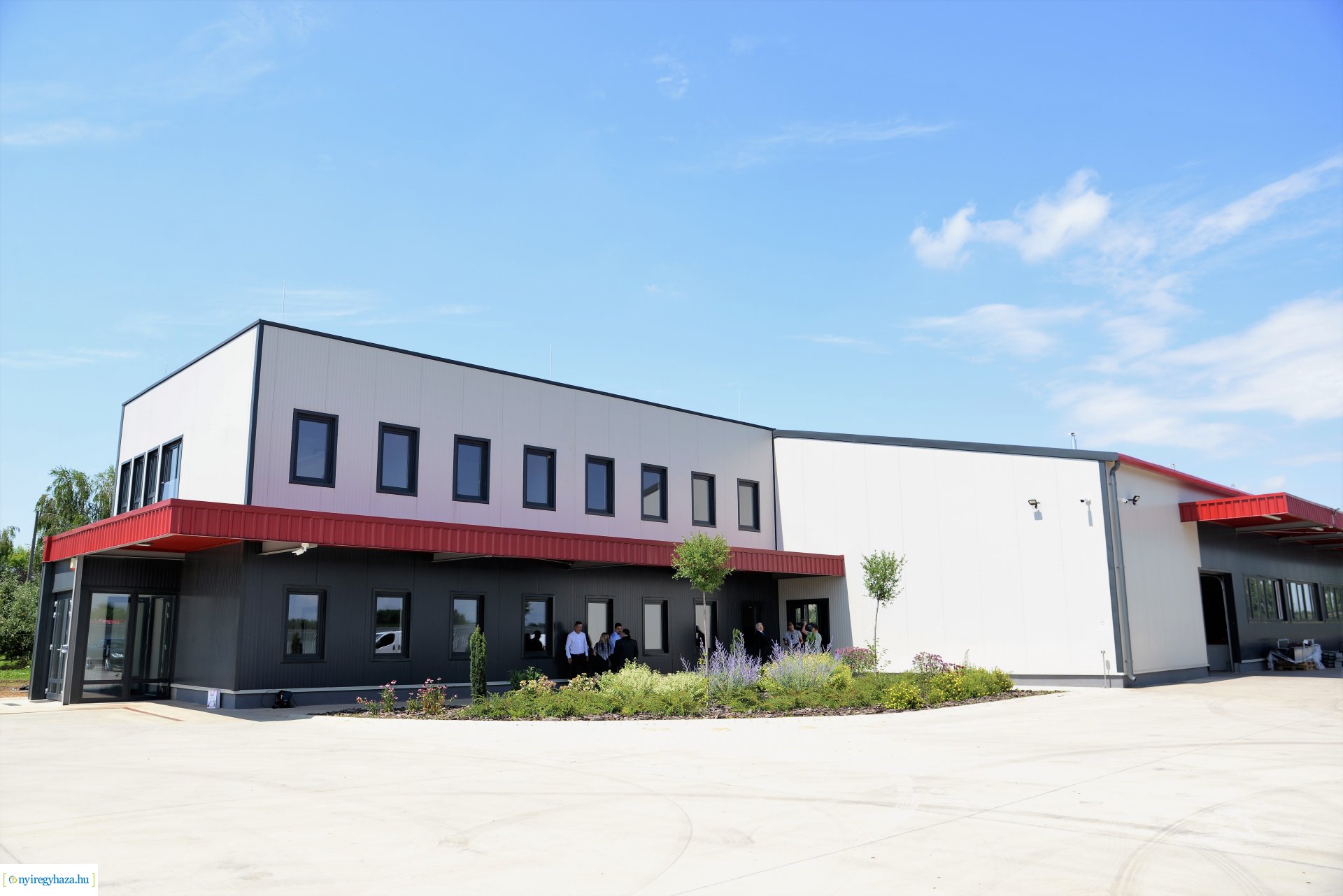 Támogatói szerződés aláírás az Industrial Electric Bau Kft-nél