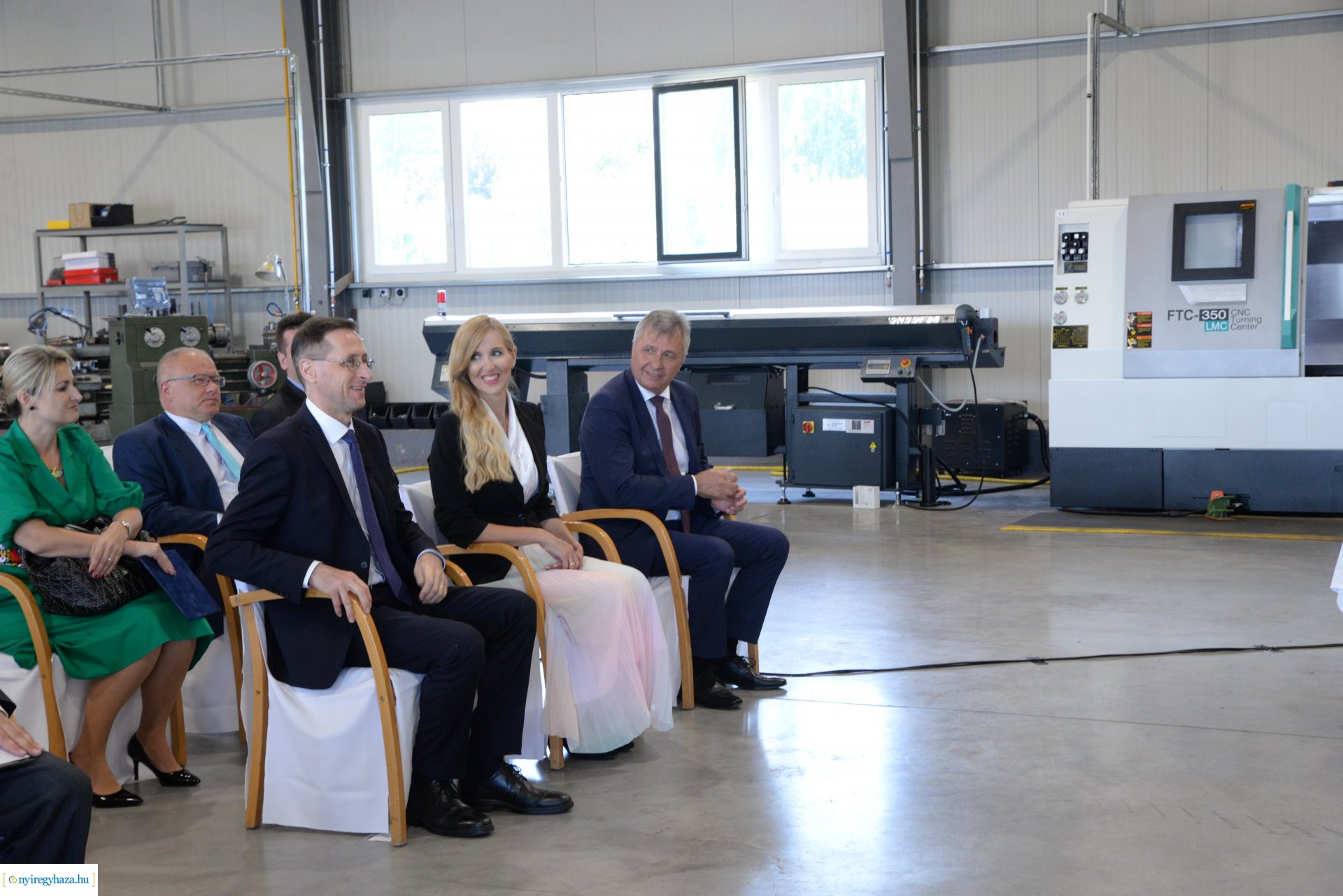 Támogatói szerződés aláírás az Industrial Electric Bau Kft-nél