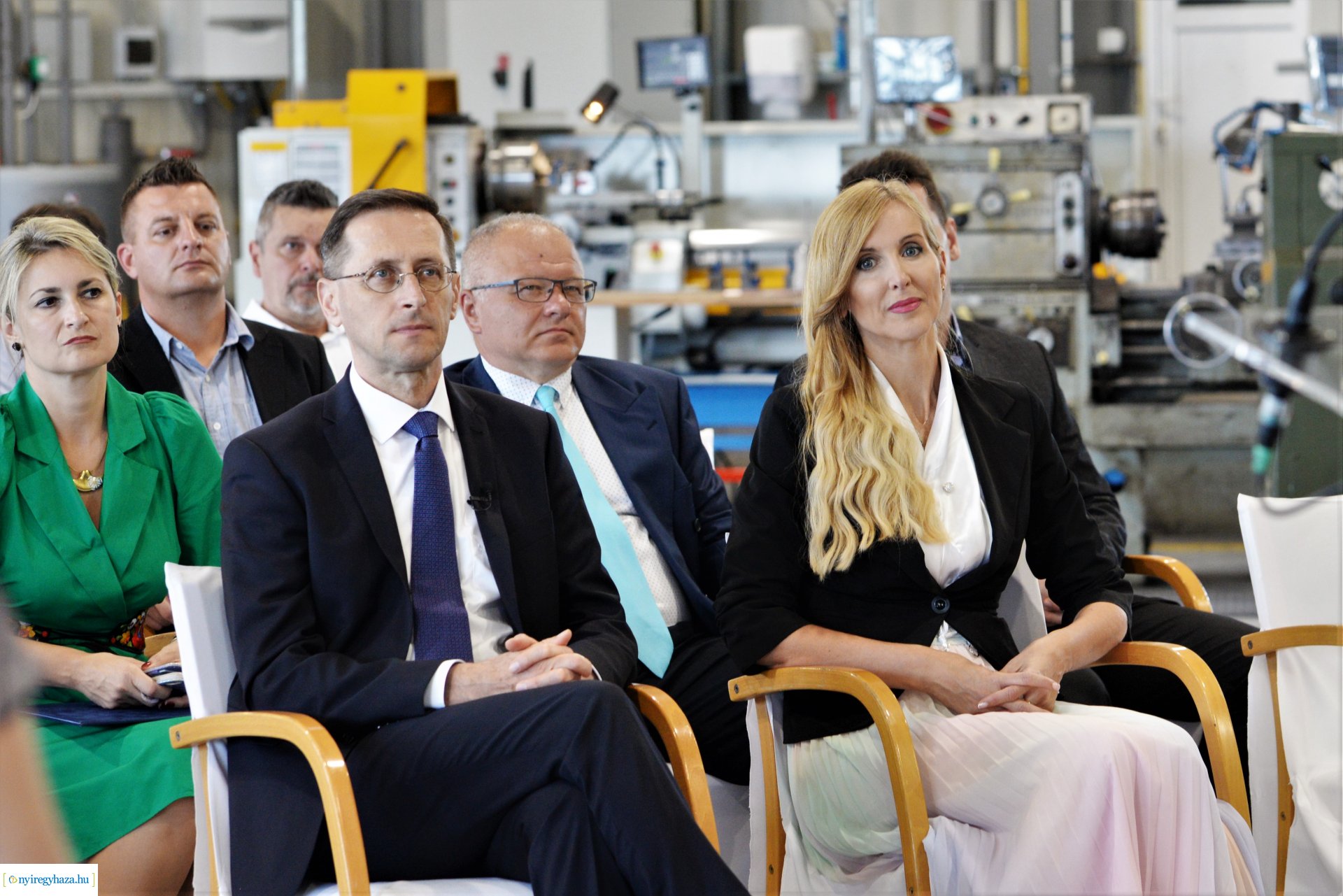 Támogatói szerződés aláírás az Industrial Electric Bau Kft-nél