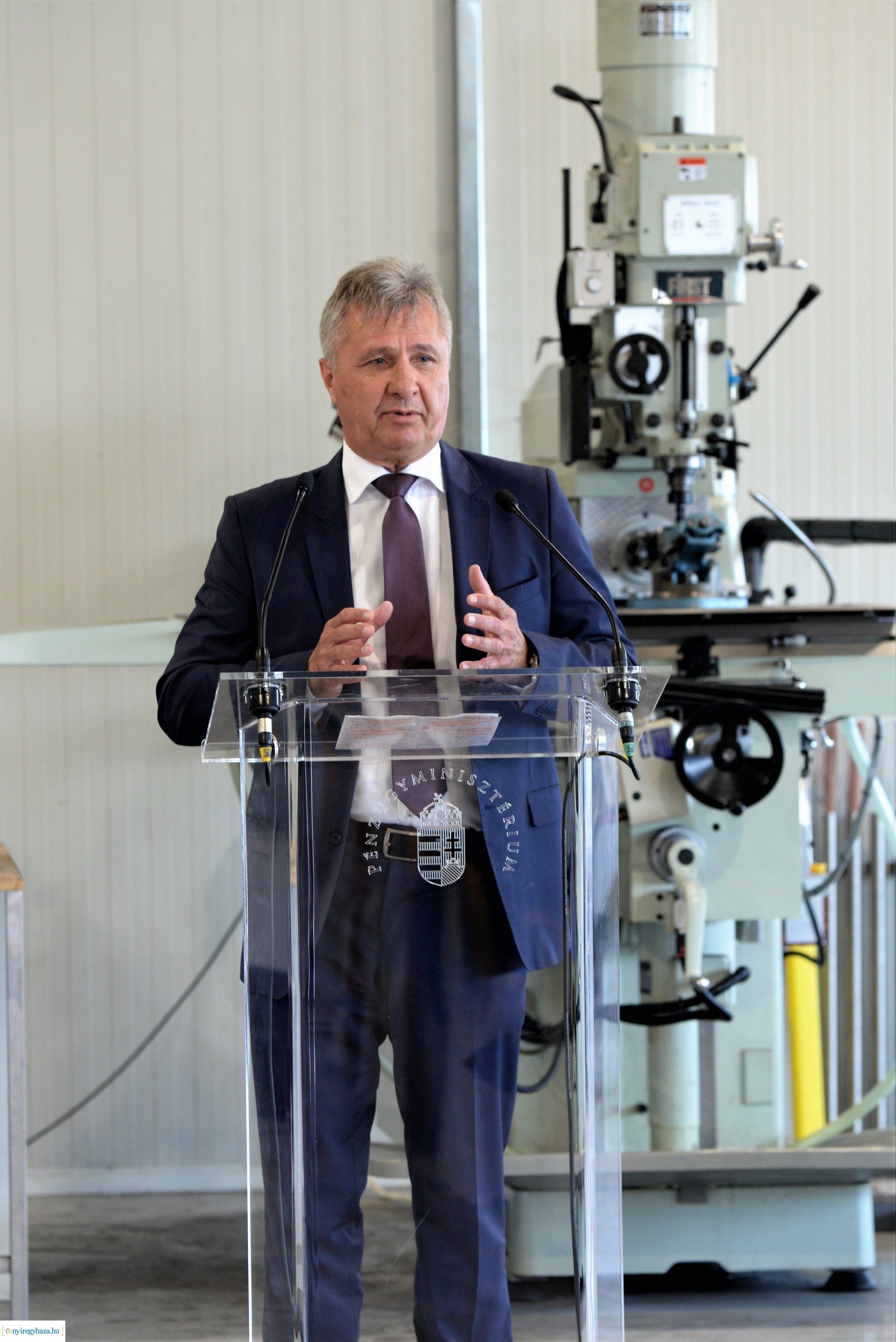 Támogatói szerződés aláírás az Industrial Electric Bau Kft-nél