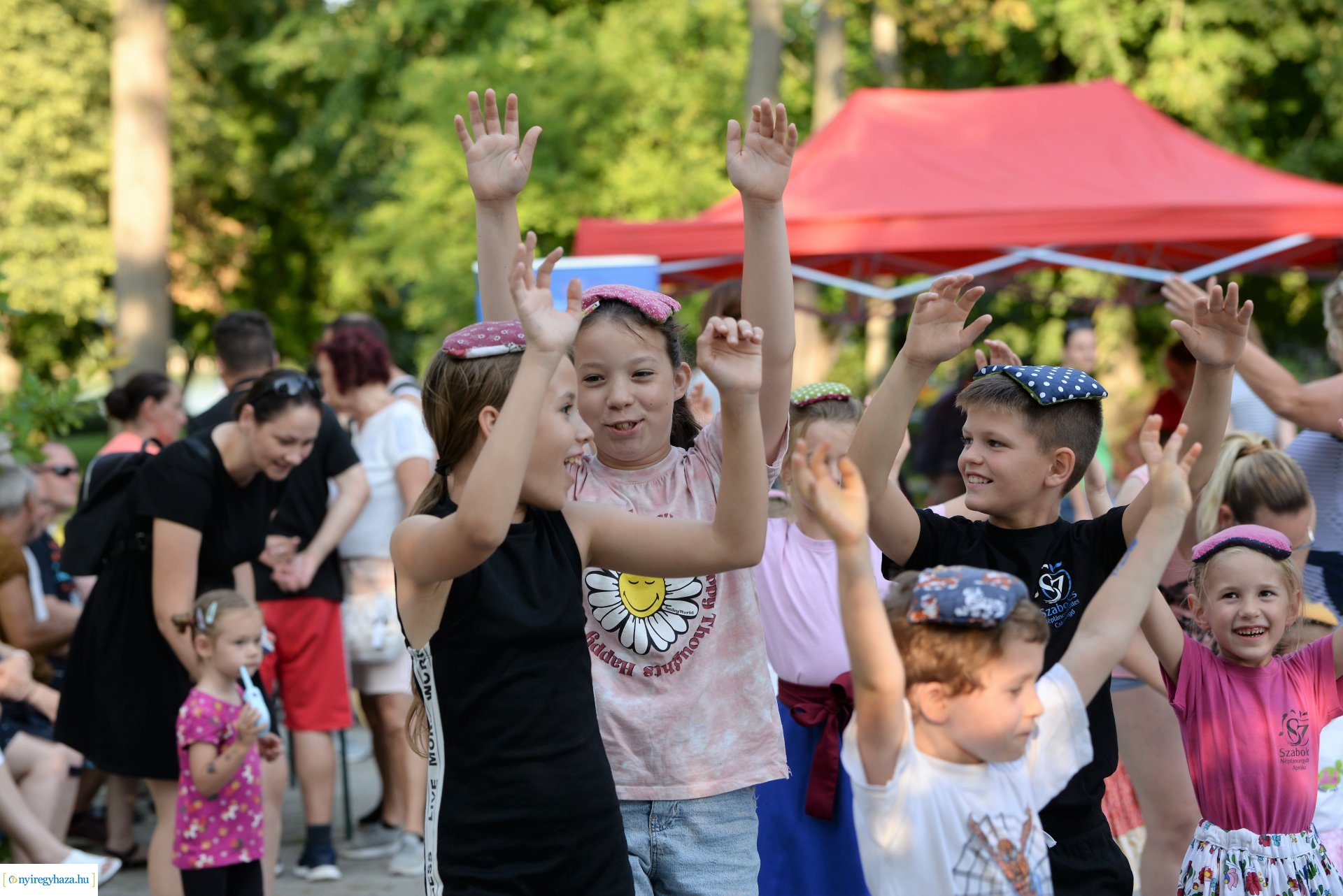 Táncest Sóstón - csütörtökön családi programok várták az érdeklődő közönséget