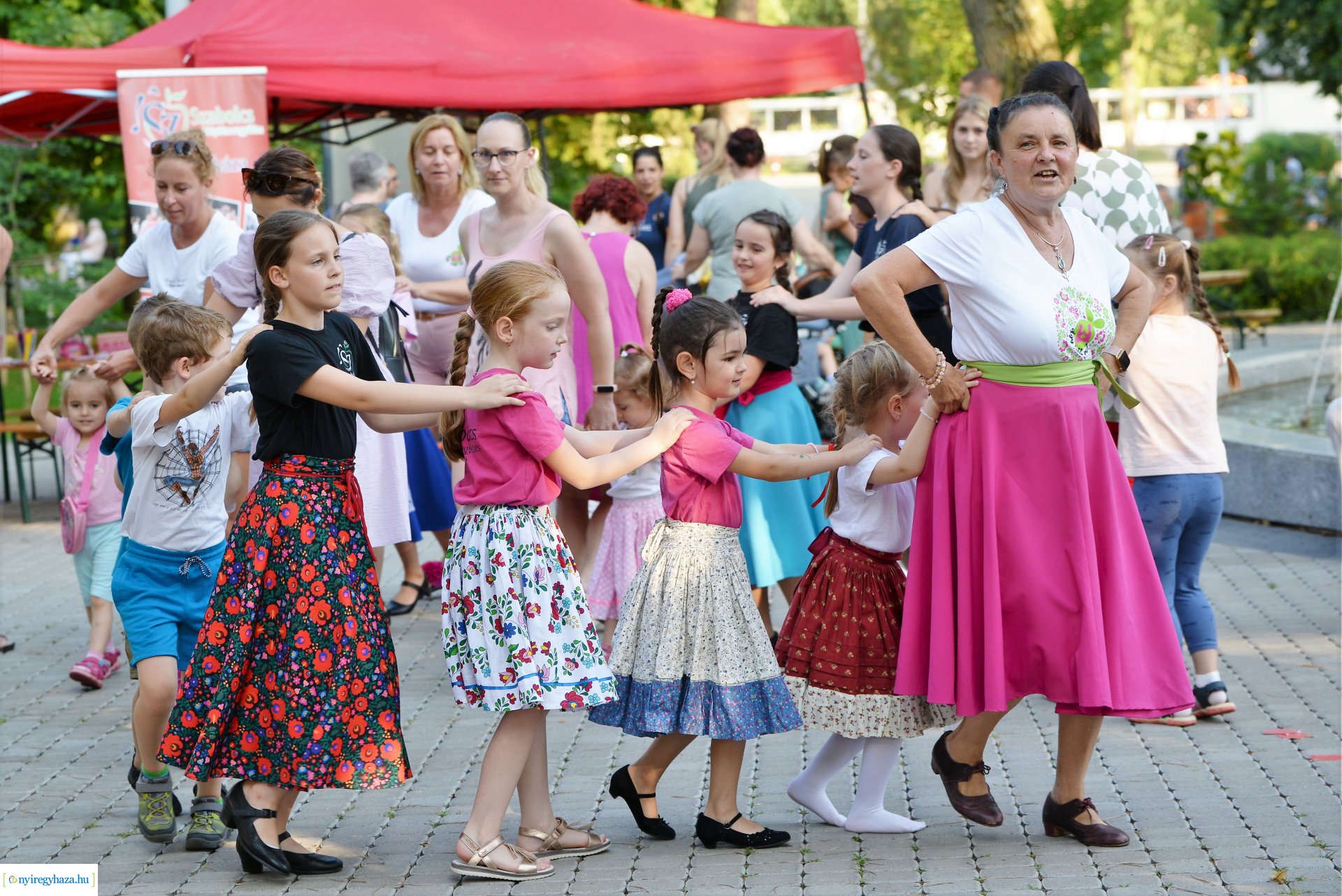 Táncest Sóstón - csütörtökön családi programok várták az érdeklődő közönséget