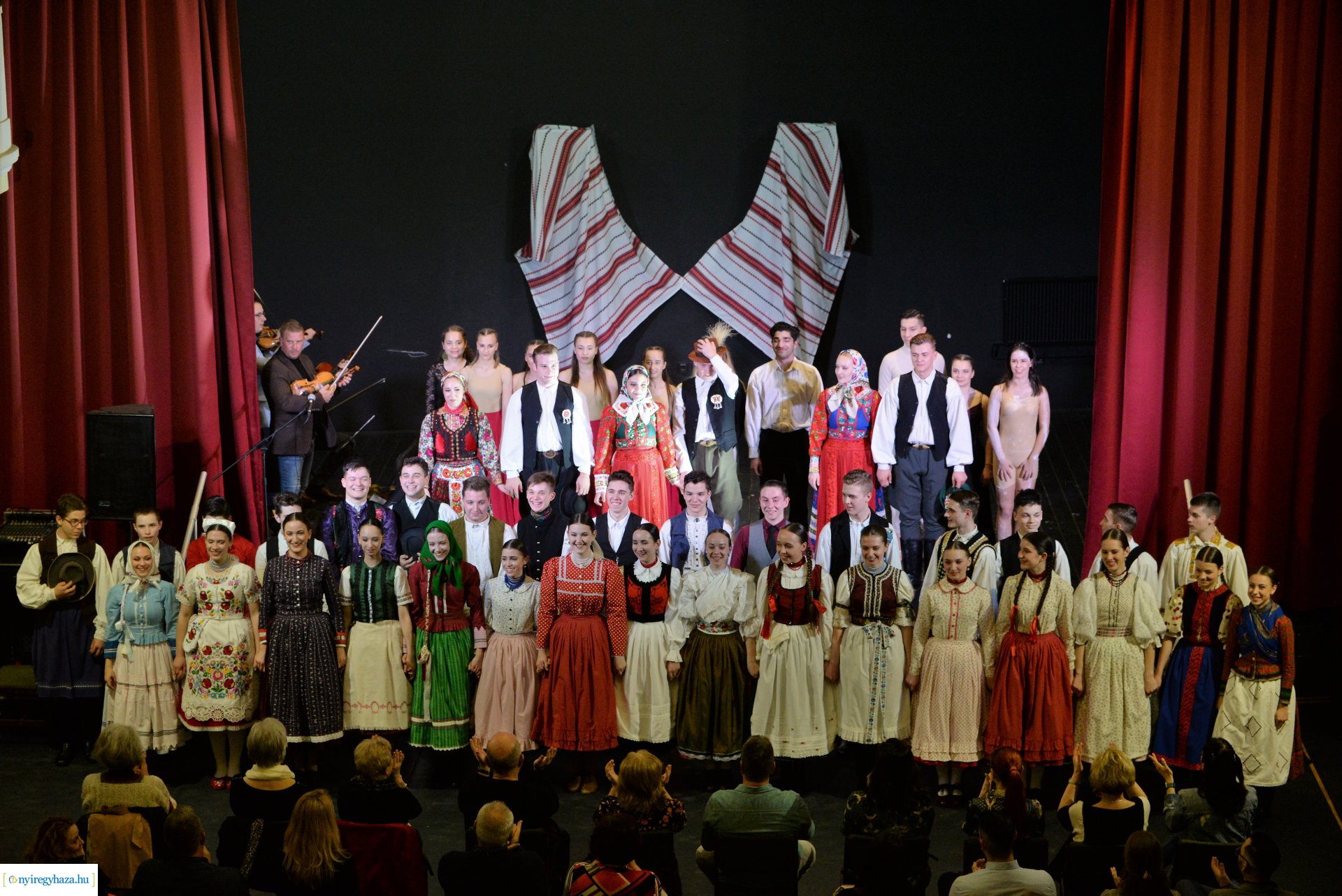 Táncművészeti tagozat növendékeinek bemutatója