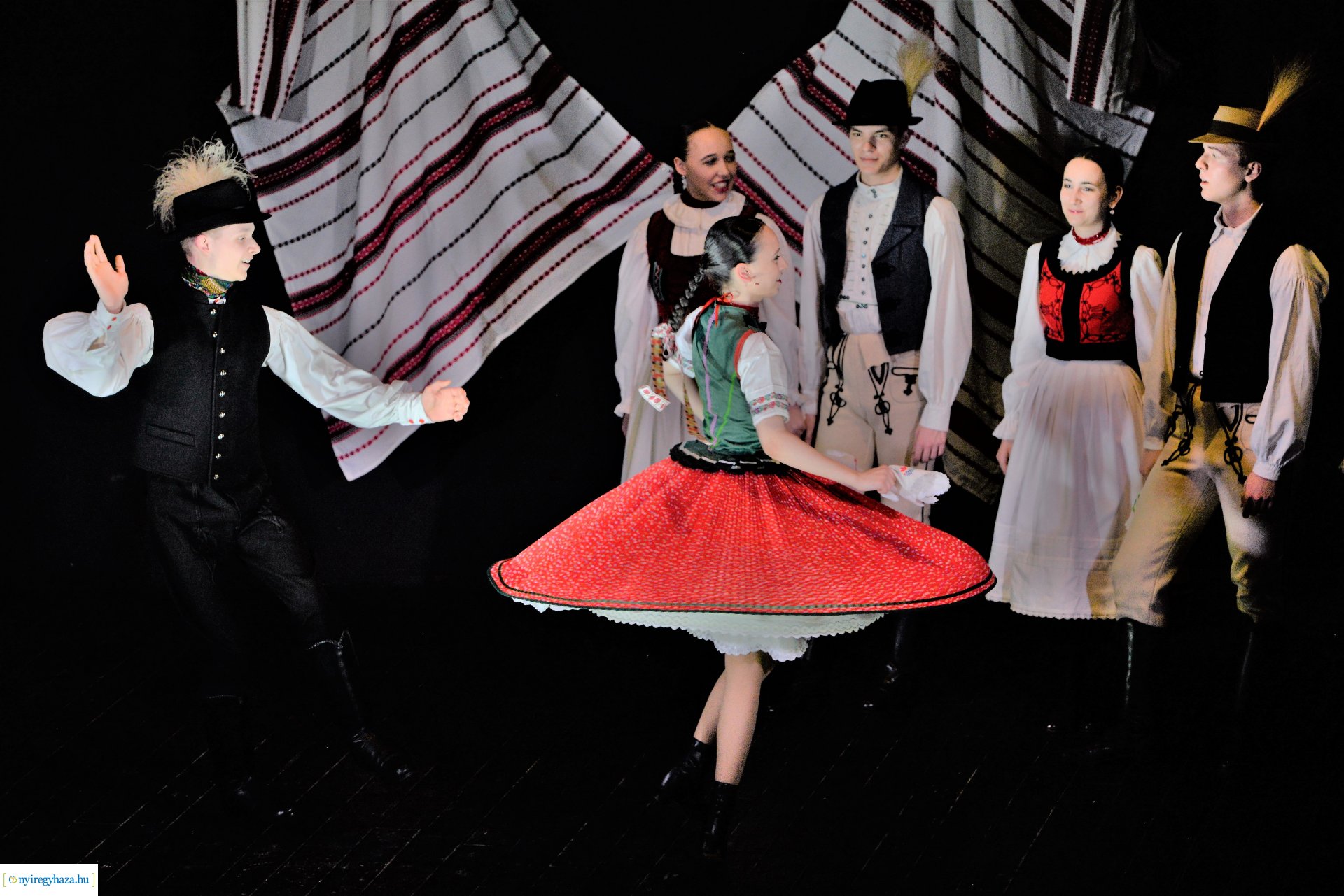 Táncművészeti tagozat növendékeinek bemutatója