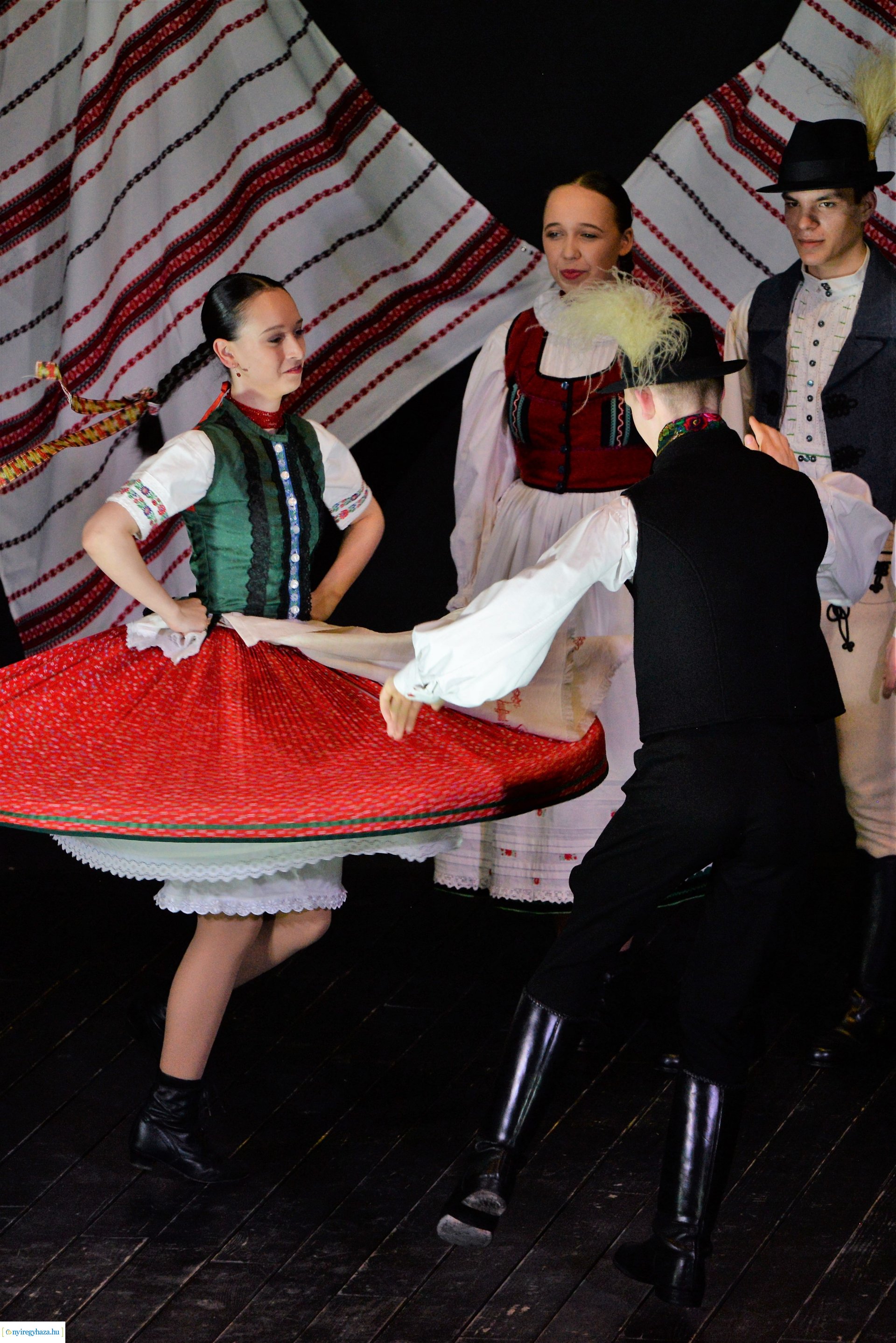 Táncművészeti tagozat növendékeinek bemutatója