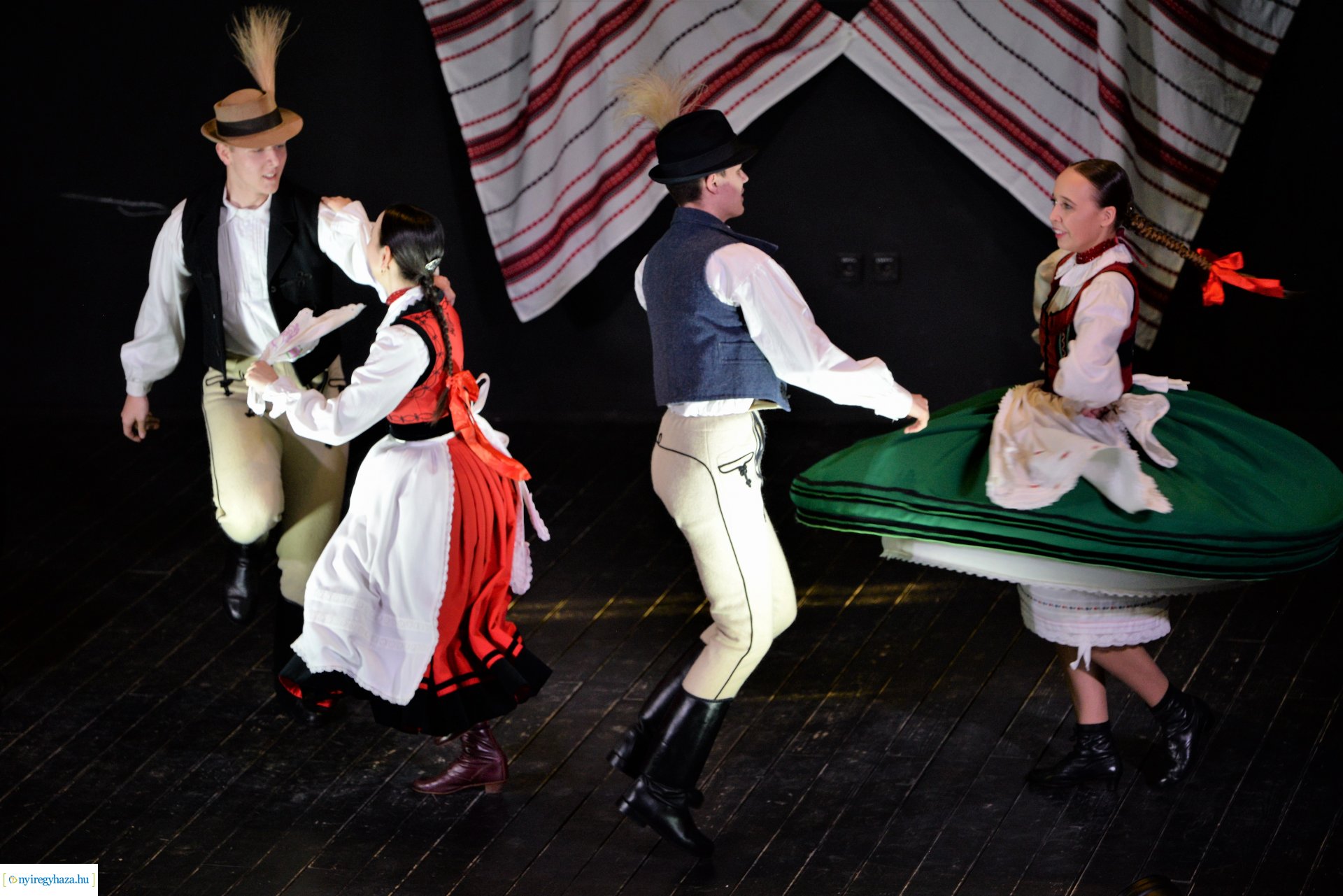 Táncművészeti tagozat növendékeinek bemutatója