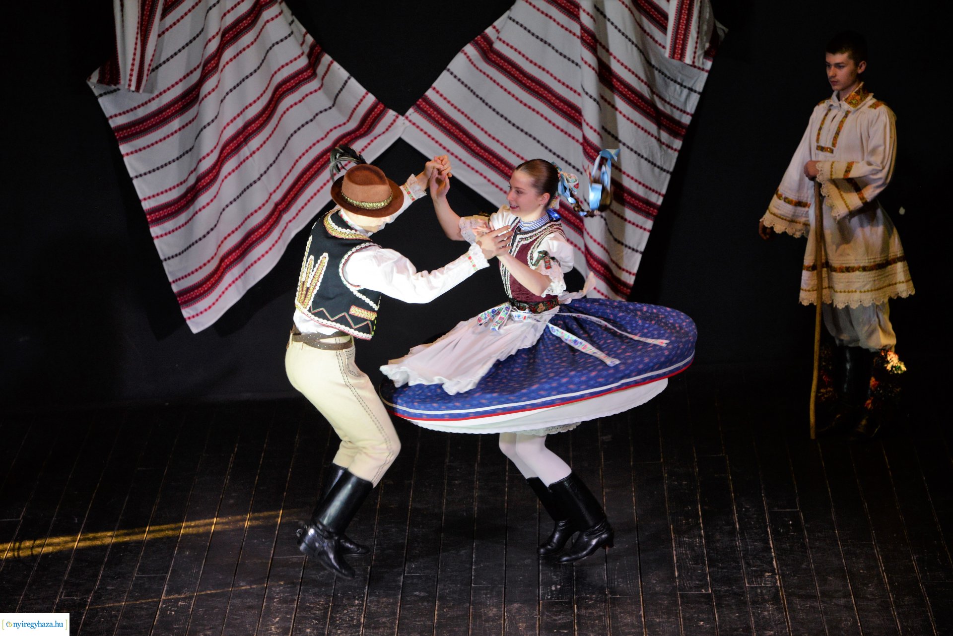 Táncművészeti tagozat növendékeinek bemutatója