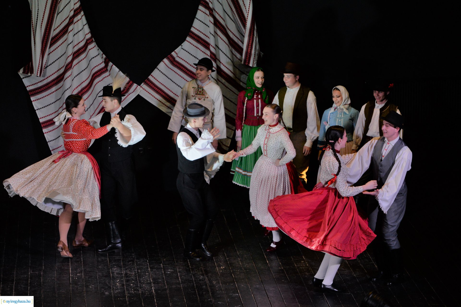 Táncművészeti tagozat növendékeinek bemutatója