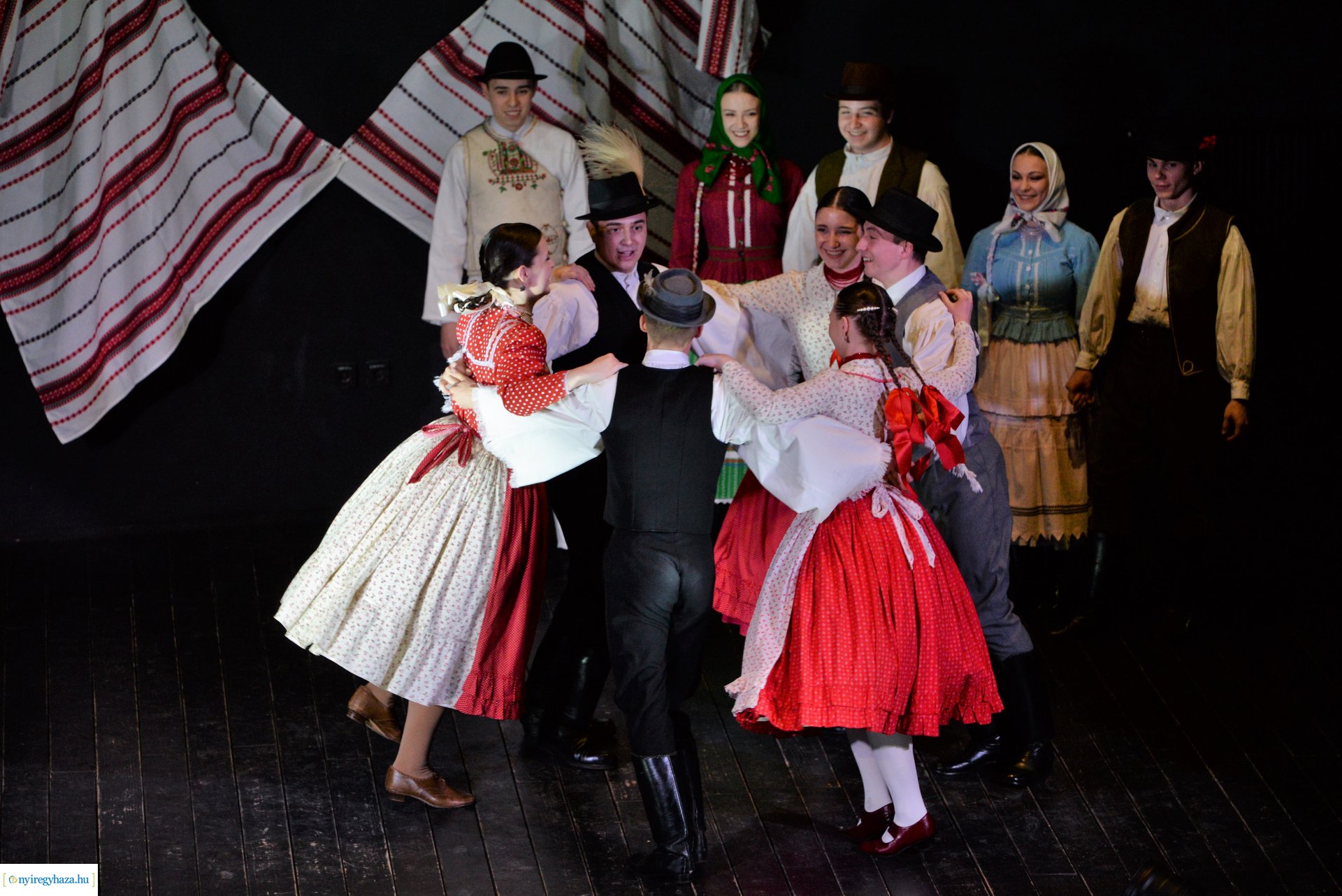 Táncművészeti tagozat növendékeinek bemutatója