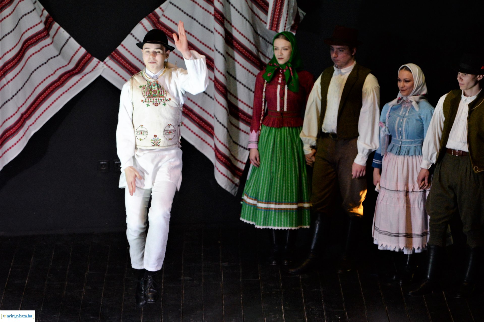 Táncművészeti tagozat növendékeinek bemutatója