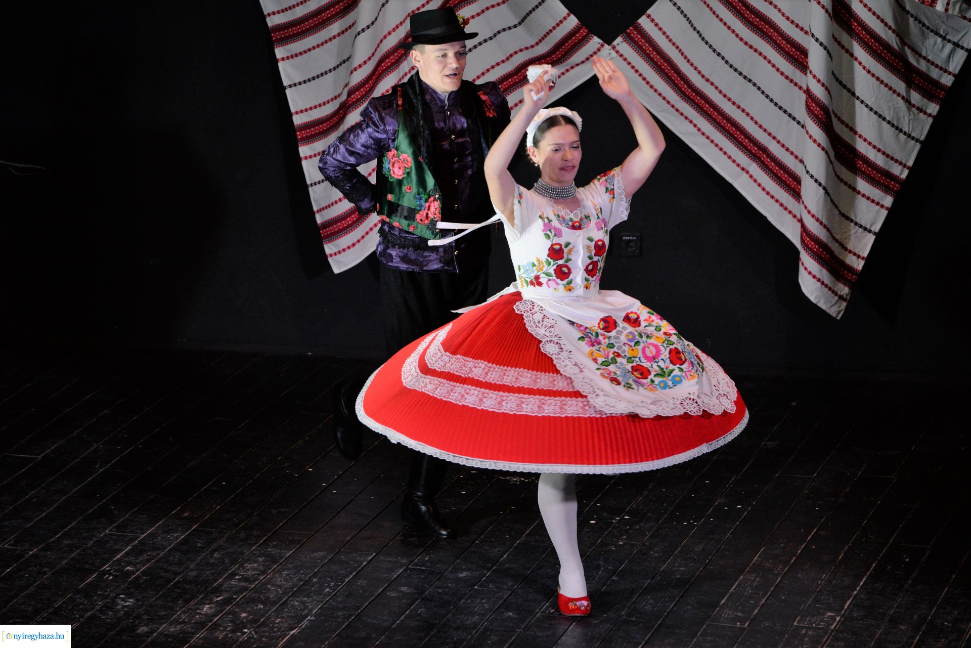 Táncművészeti tagozat növendékeinek bemutatója