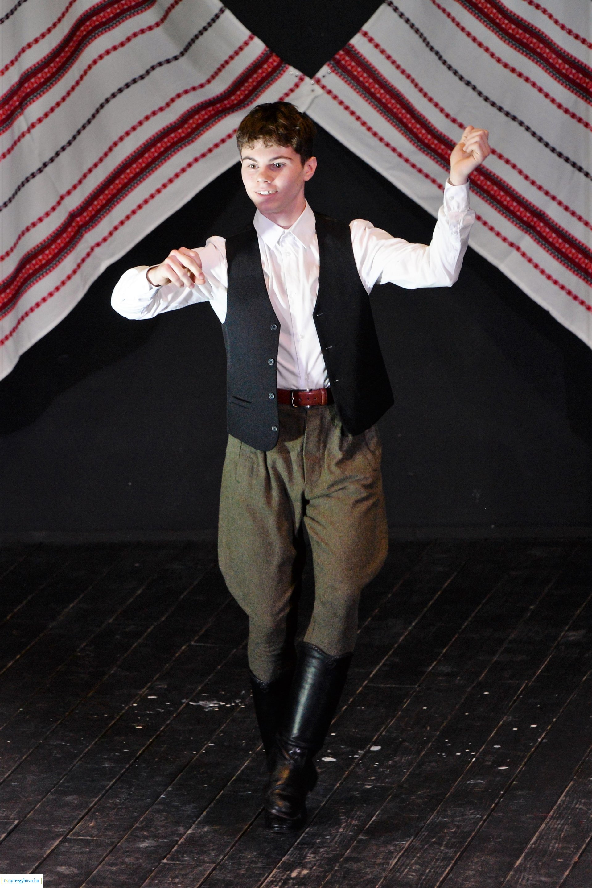 Táncművészeti tagozat növendékeinek bemutatója