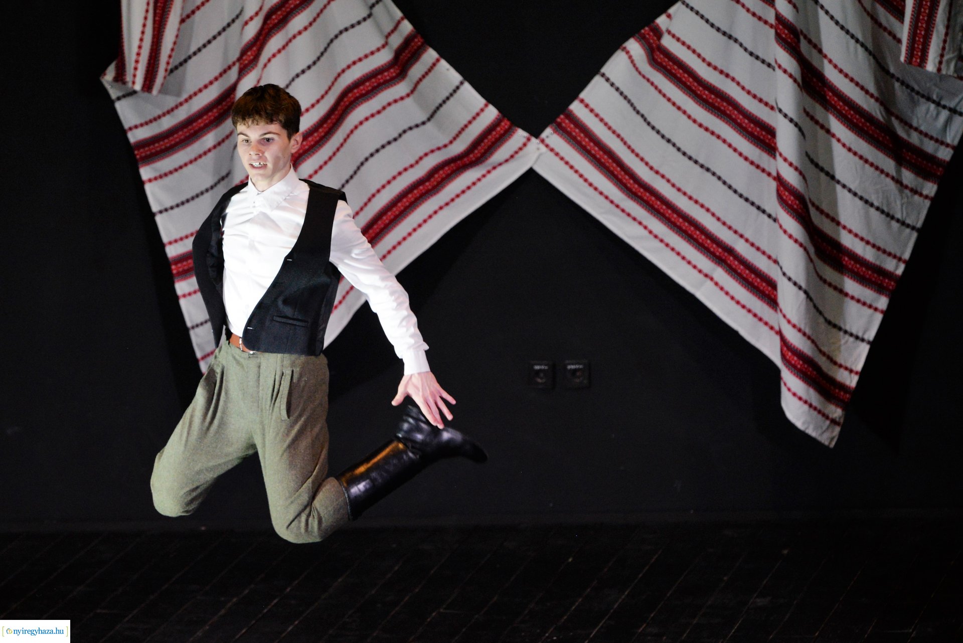 Táncművészeti tagozat növendékeinek bemutatója