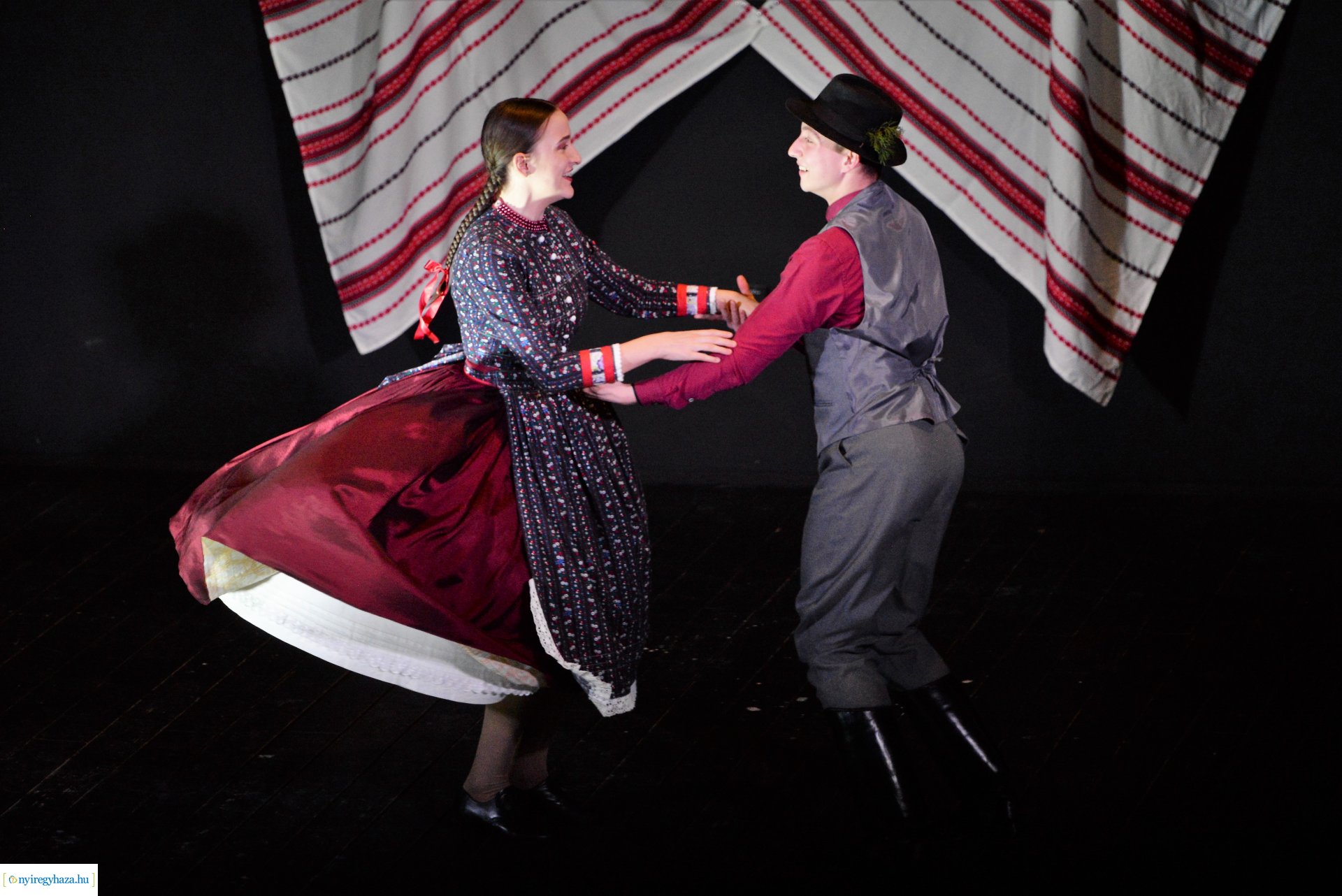 Táncművészeti tagozat növendékeinek bemutatója