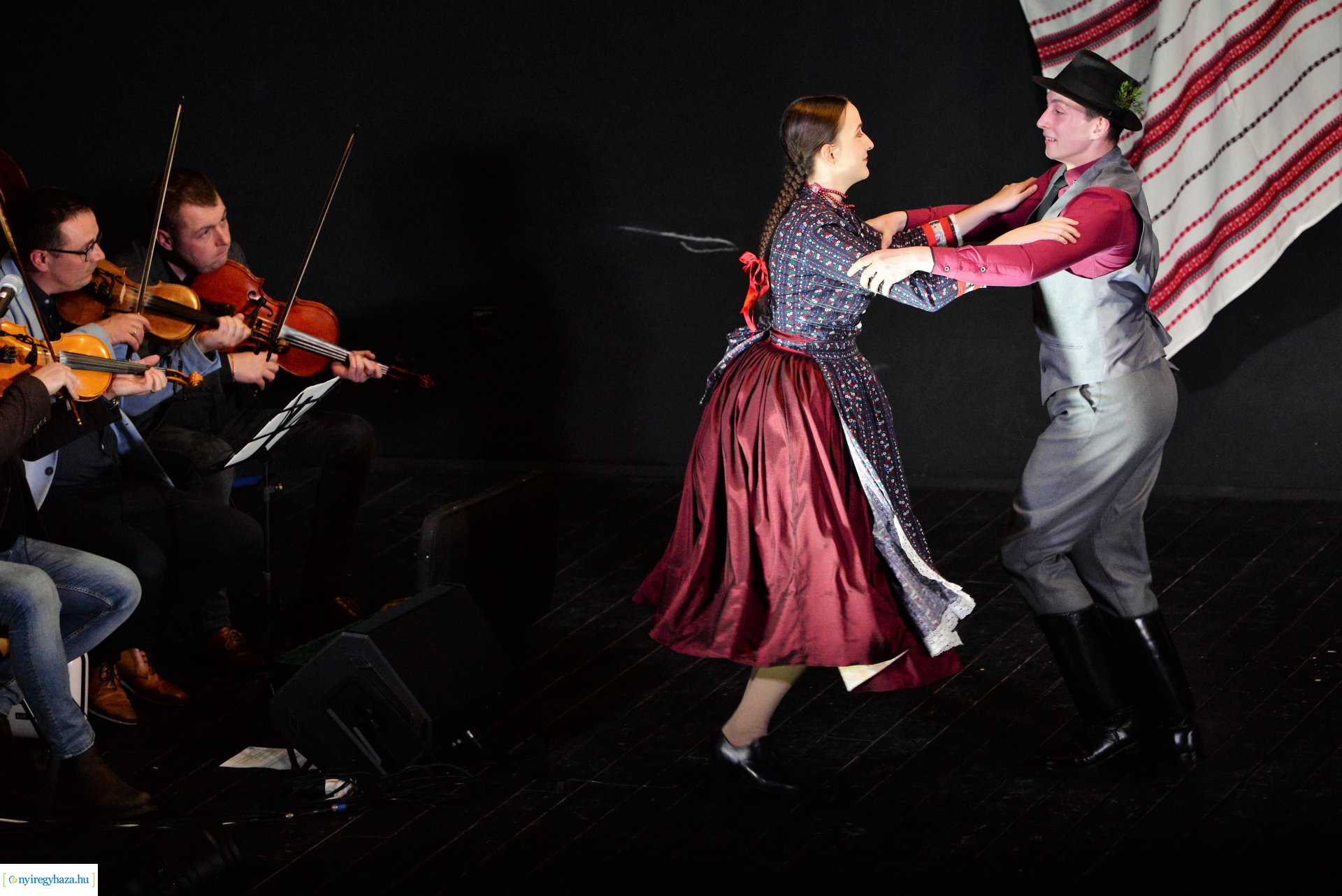 Táncművészeti tagozat növendékeinek bemutatója