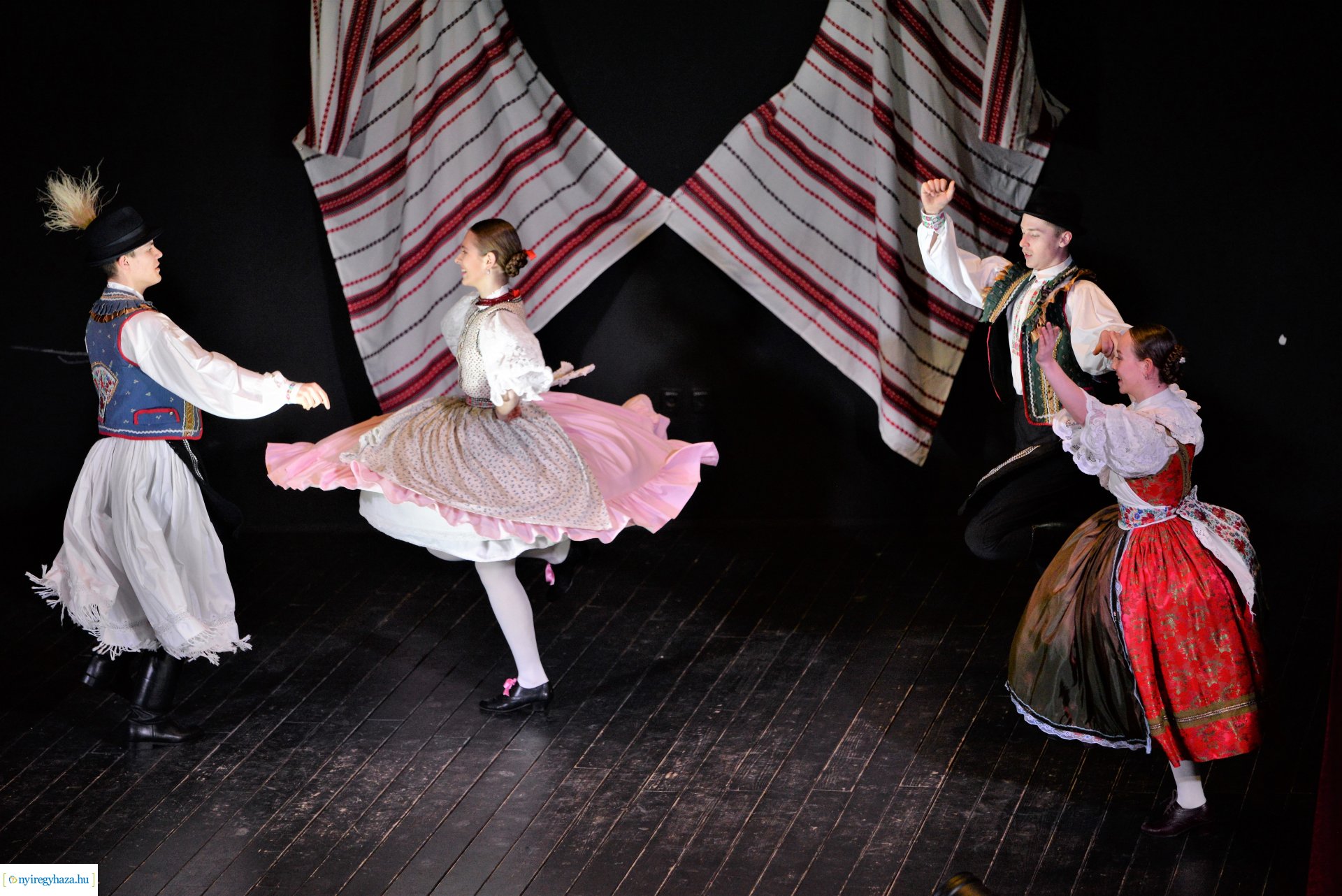Táncművészeti tagozat növendékeinek bemutatója