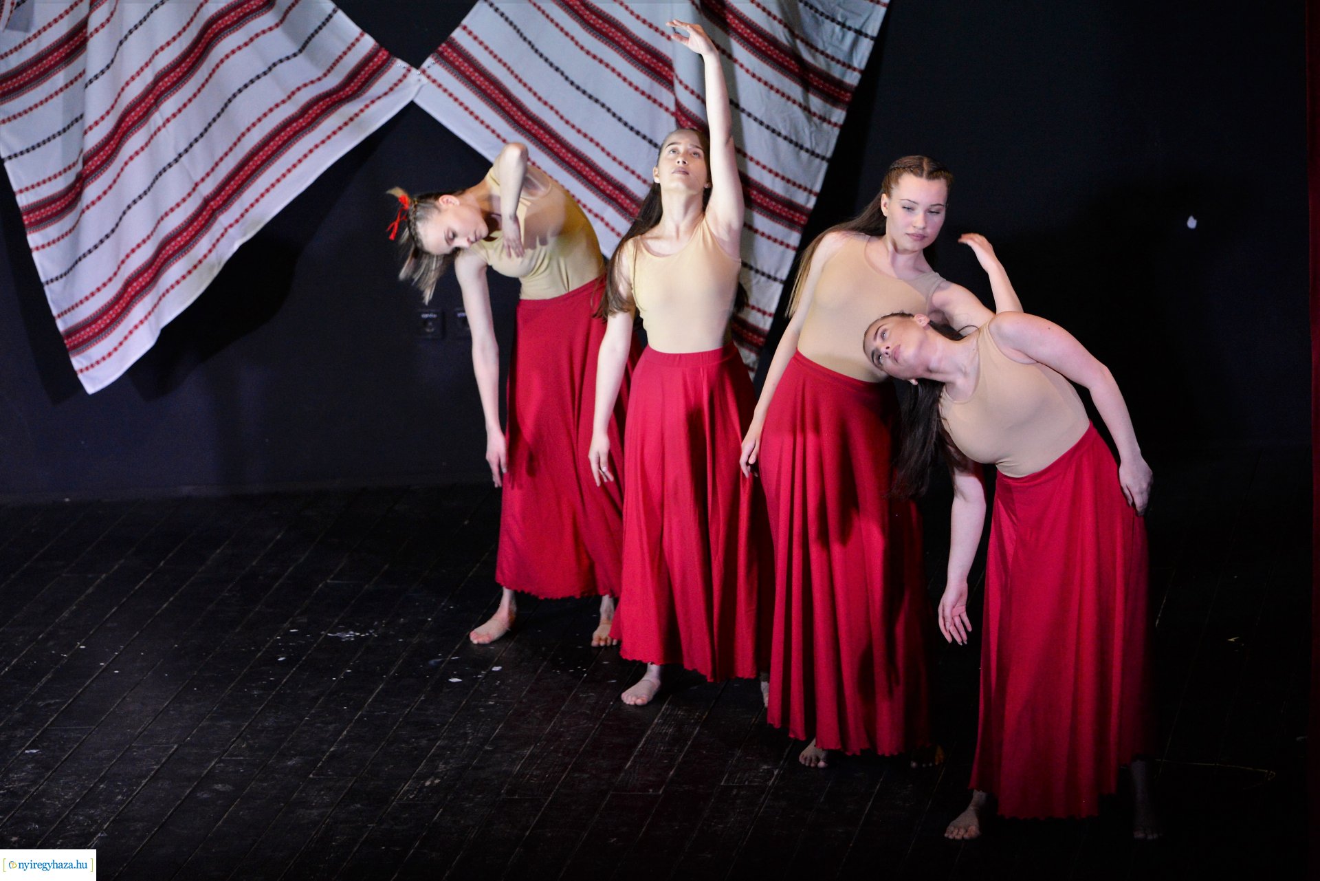 Táncművészeti tagozat növendékeinek bemutatója