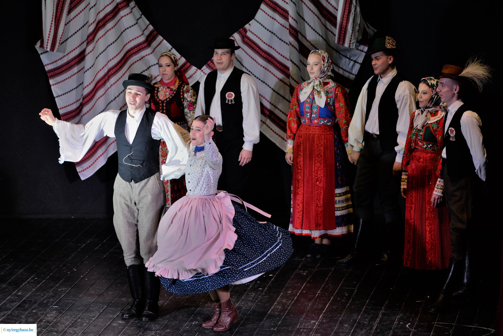 Táncművészeti tagozat növendékeinek bemutatója