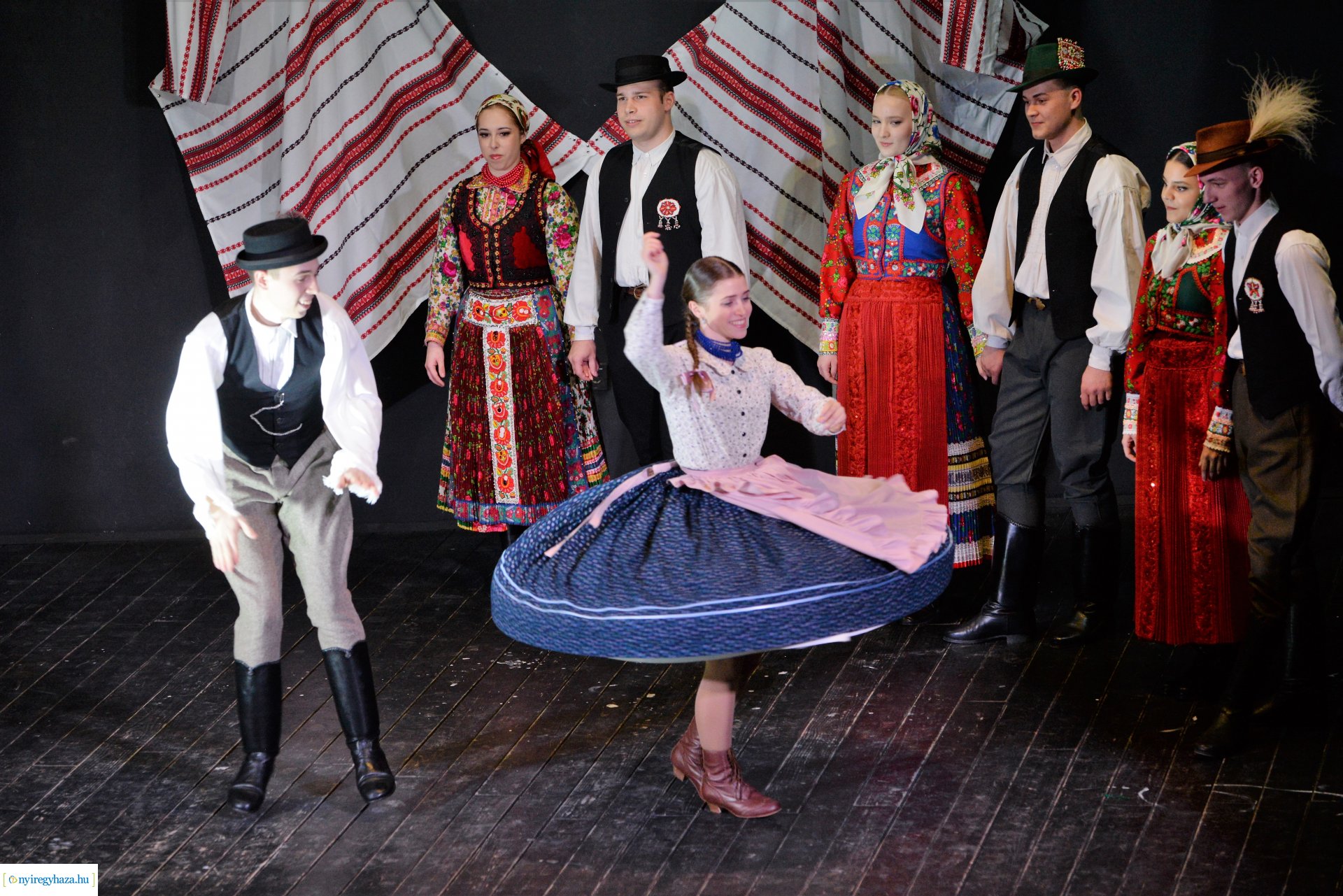 Táncművészeti tagozat növendékeinek bemutatója