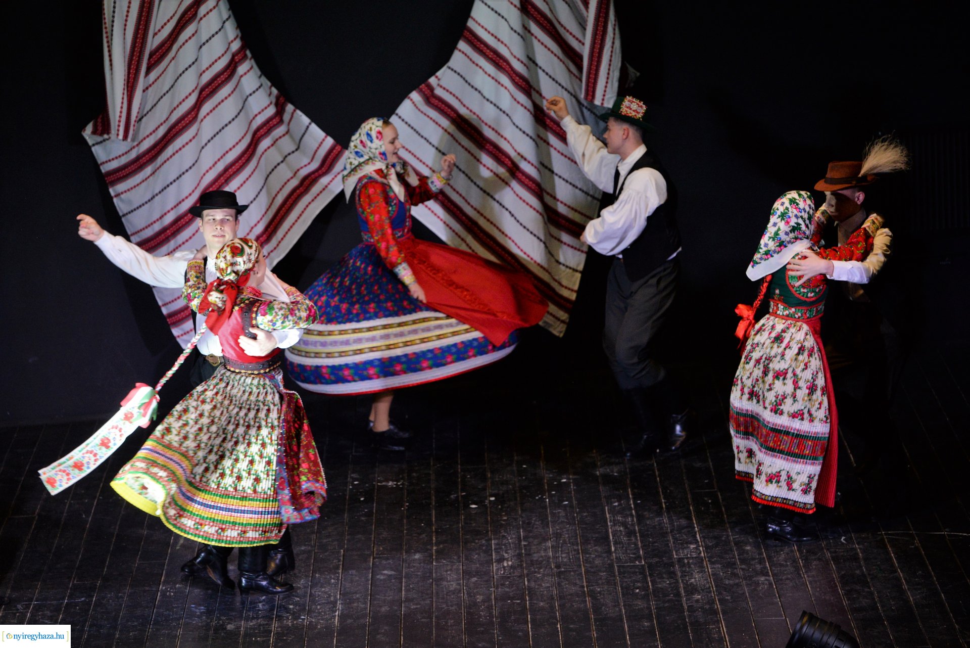 Táncművészeti tagozat növendékeinek bemutatója