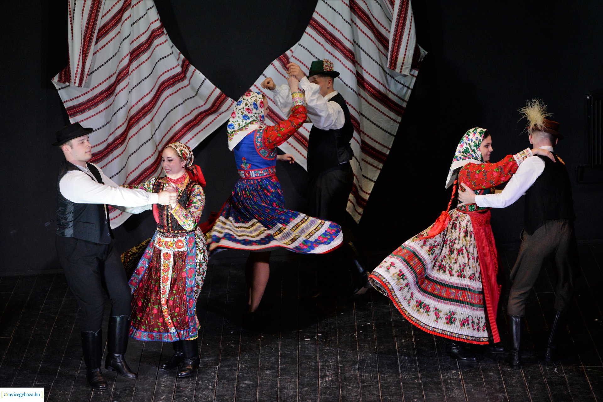 Táncművészeti tagozat növendékeinek bemutatója
