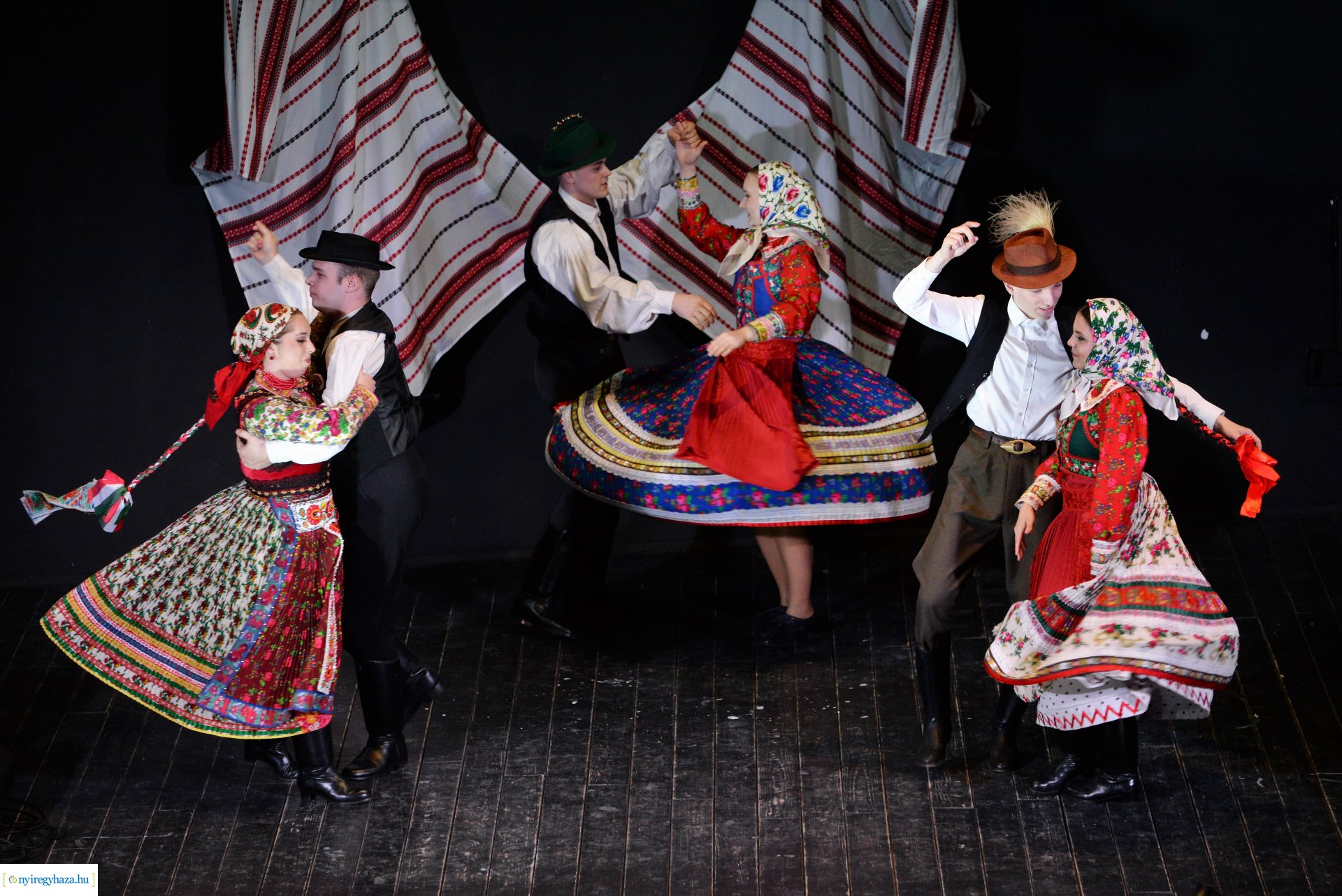 Táncművészeti tagozat növendékeinek bemutatója