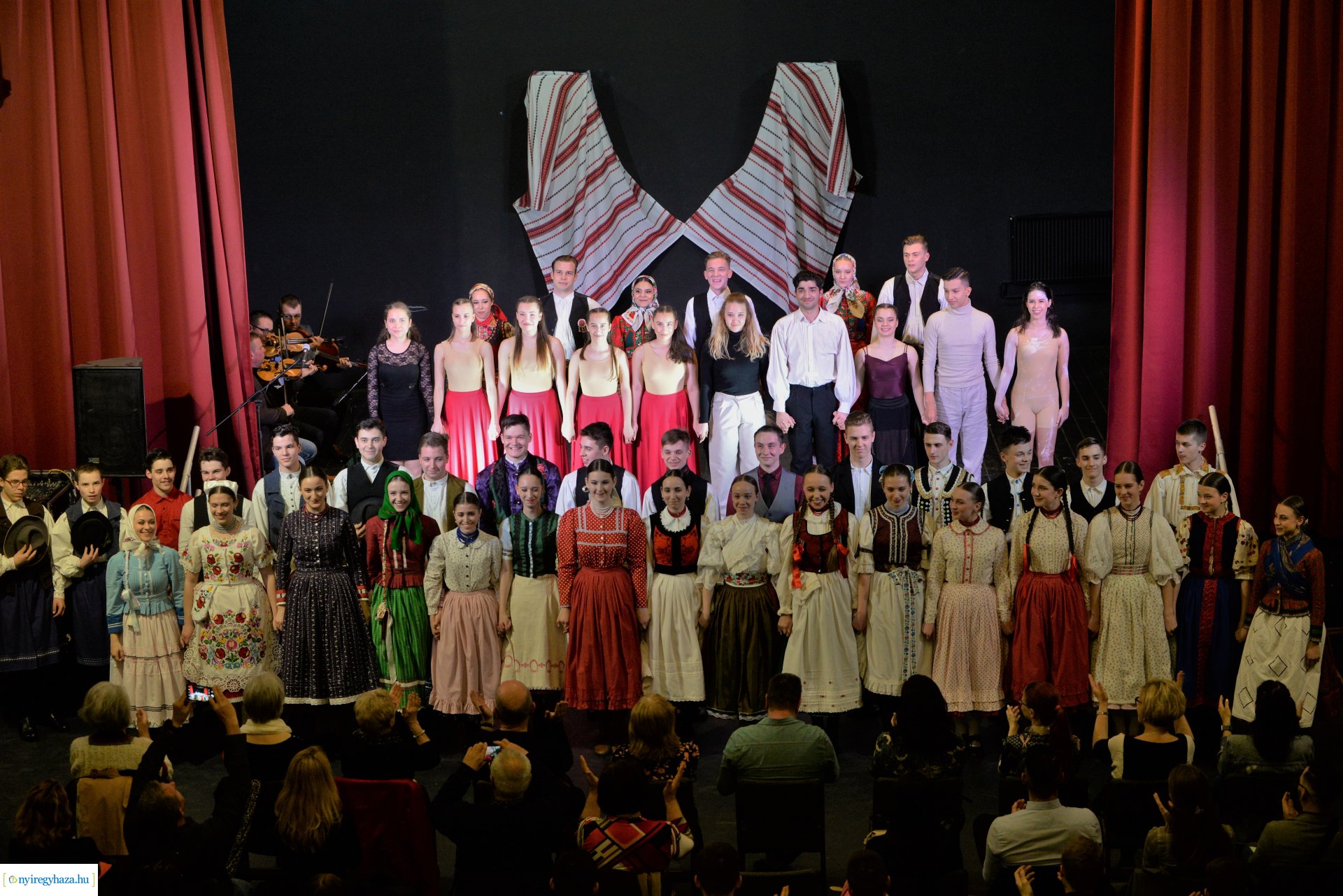 Táncművészeti tagozat növendékeinek bemutatója