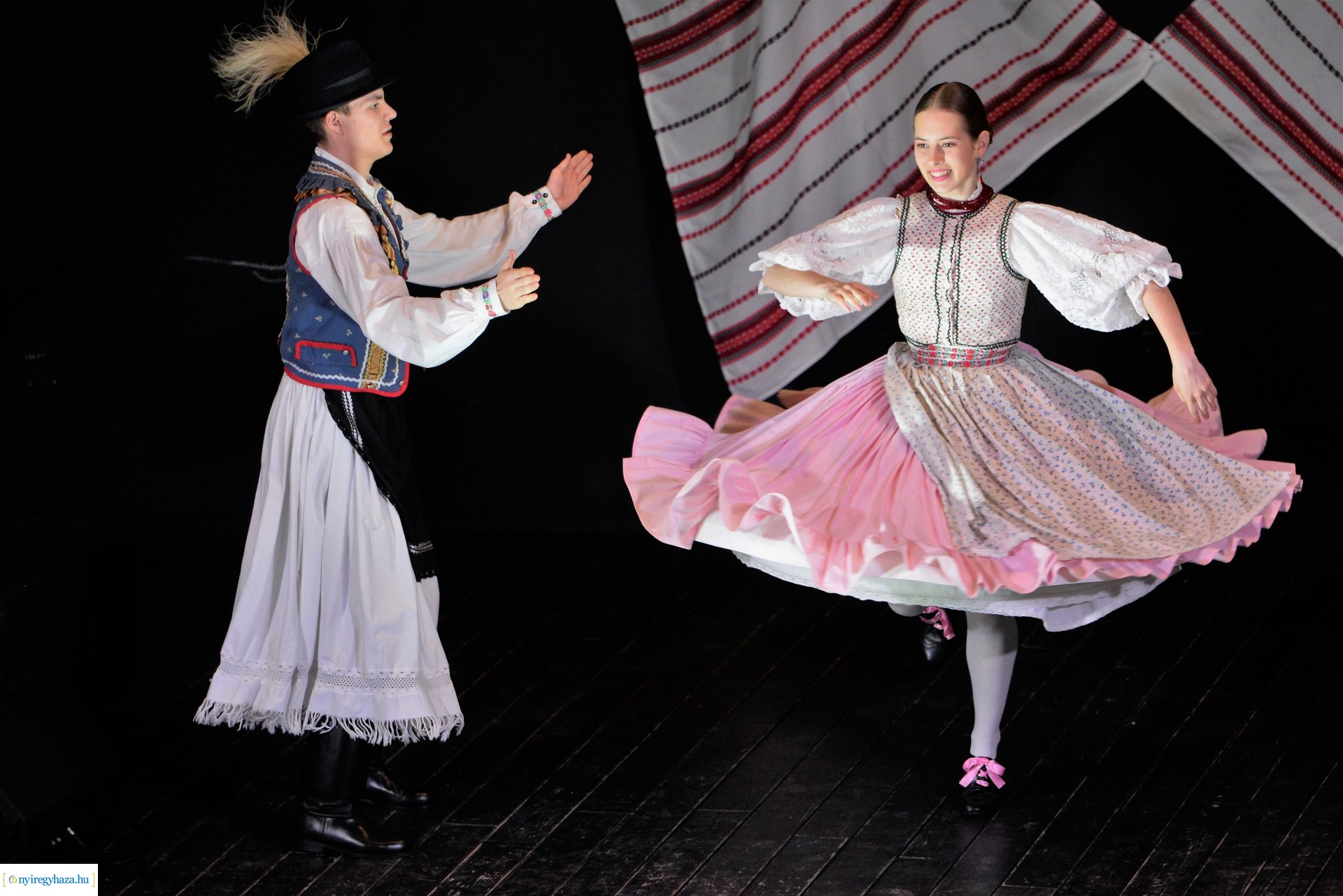 Táncművészeti tagozat növendékeinek bemutatója