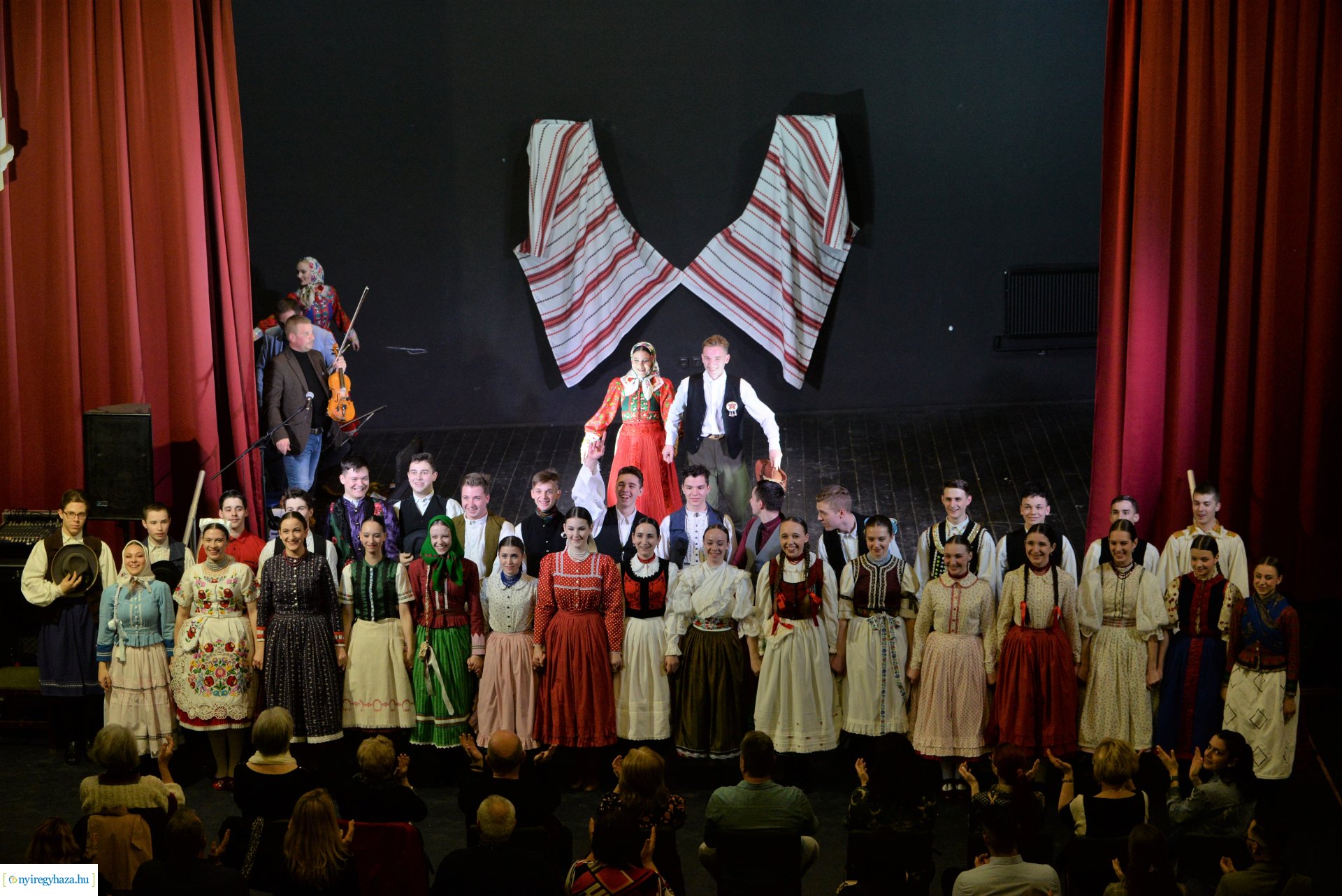 Táncművészeti tagozat növendékeinek bemutatója