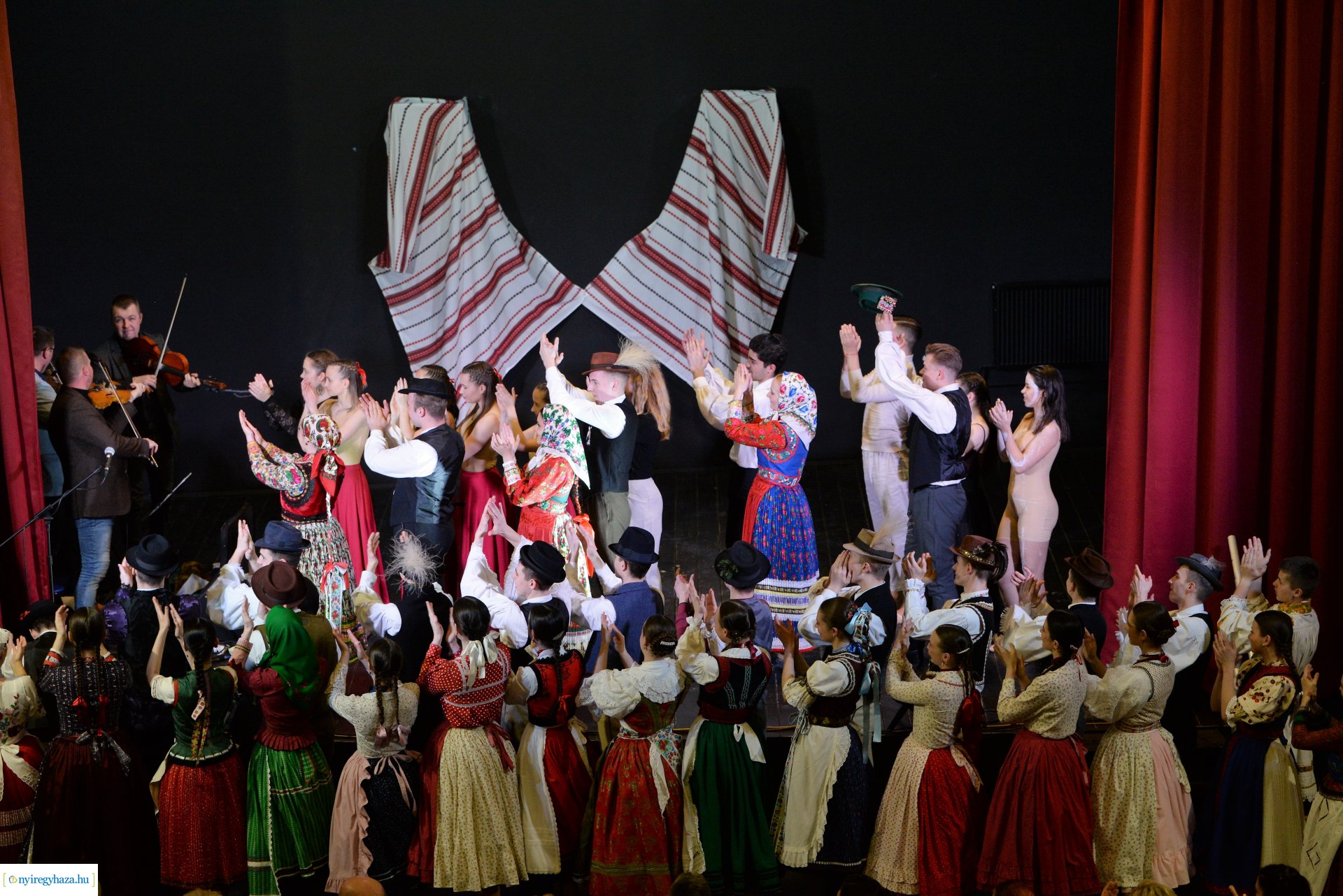 Táncművészeti tagozat növendékeinek bemutatója