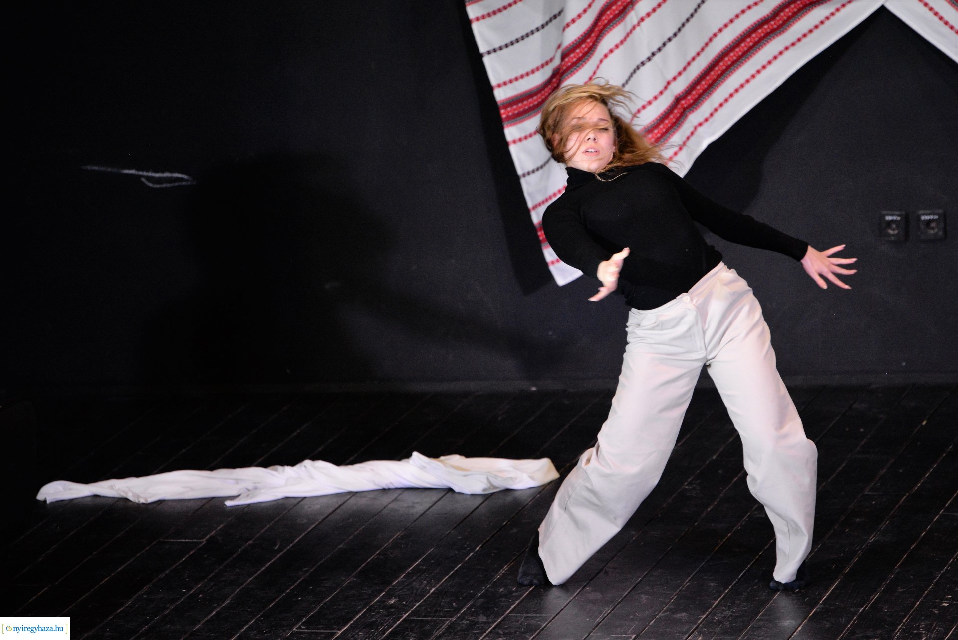 Táncművészeti tagozat növendékeinek bemutatója