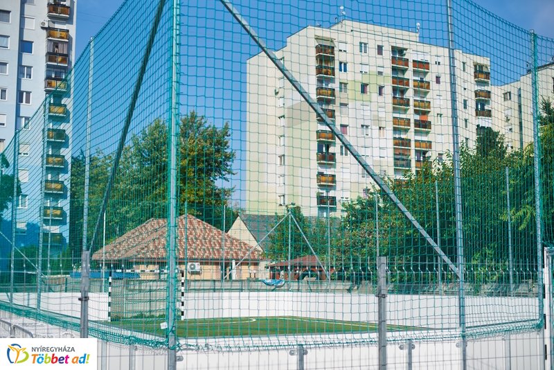 Tanszercsomag osztás a Vécsey iskolában