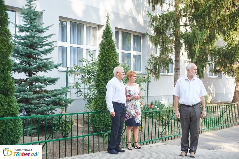 Tanszercsomag osztás a Vécsey iskolában