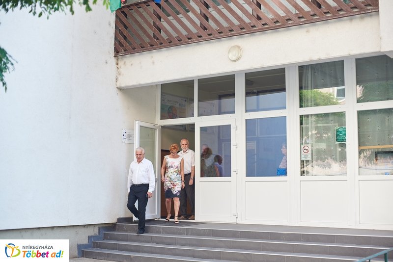 Tanszercsomag osztás a Vécsey iskolában