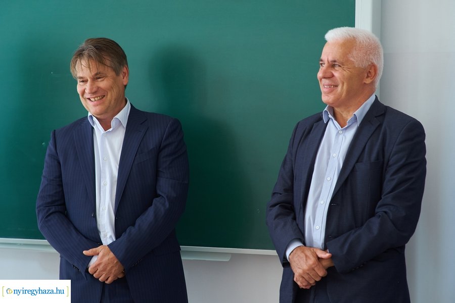 Tanterem átadó az ÉVISZ-ben