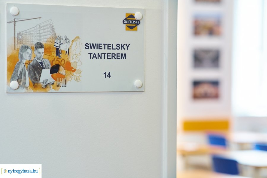 Tanterem átadó az ÉVISZ-ben